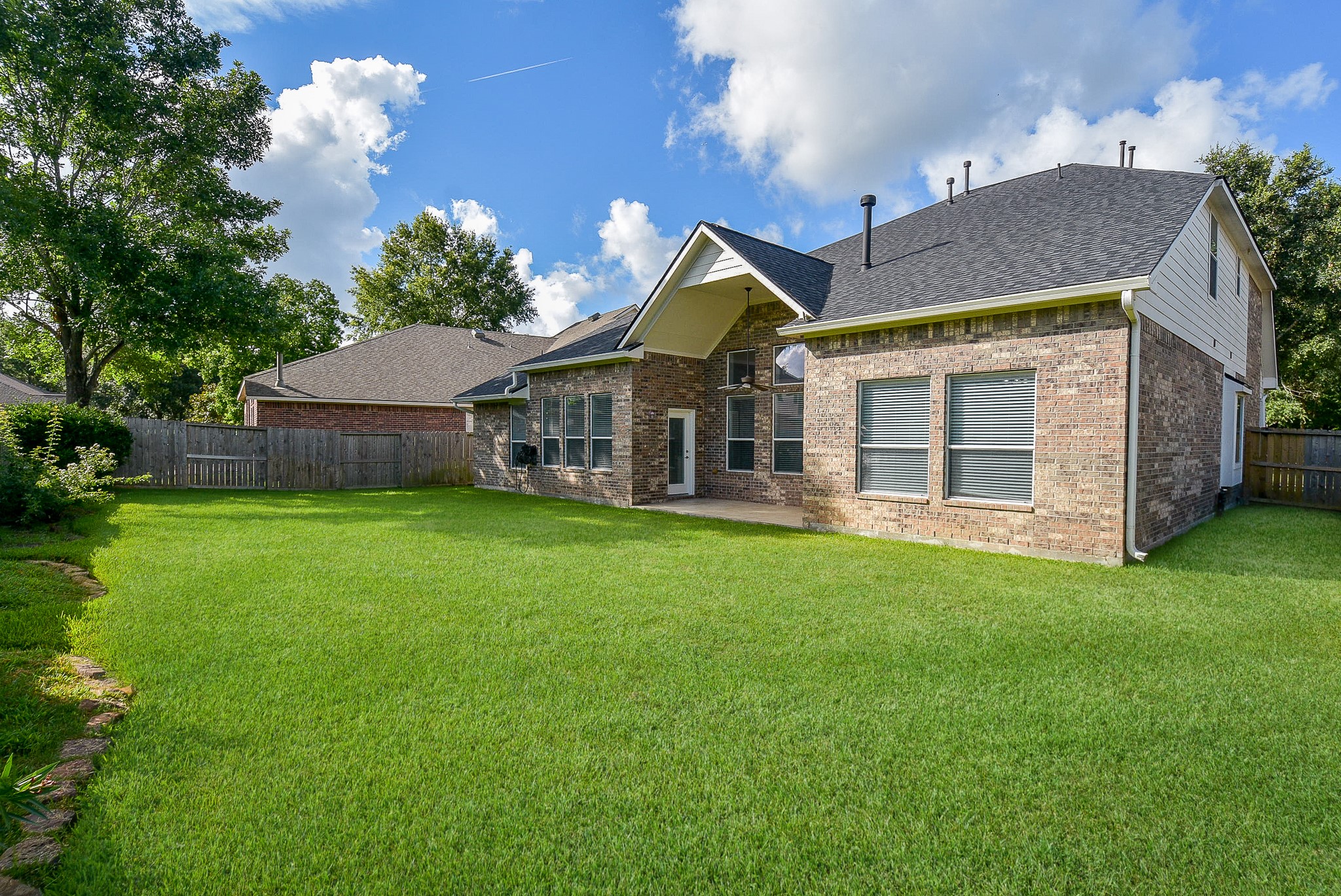 14603 Azalea Walk Lane, Houston, TX 77044