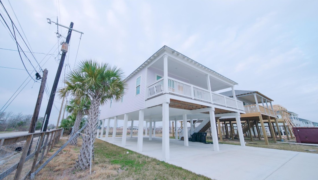 1342 Sapphire Palms Court, San Leon, TX 77539