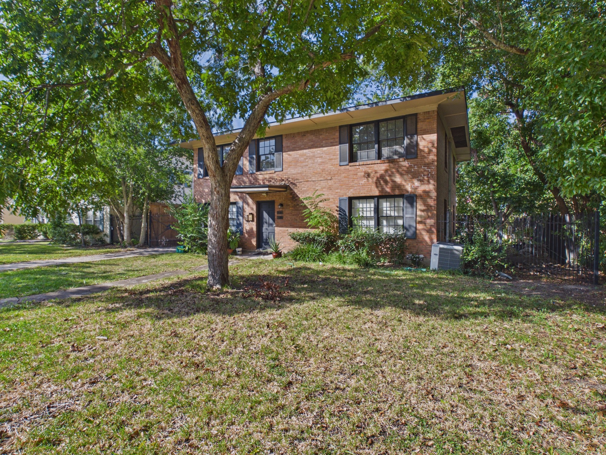 4502 Larch Lane, Bellaire, TX 77401