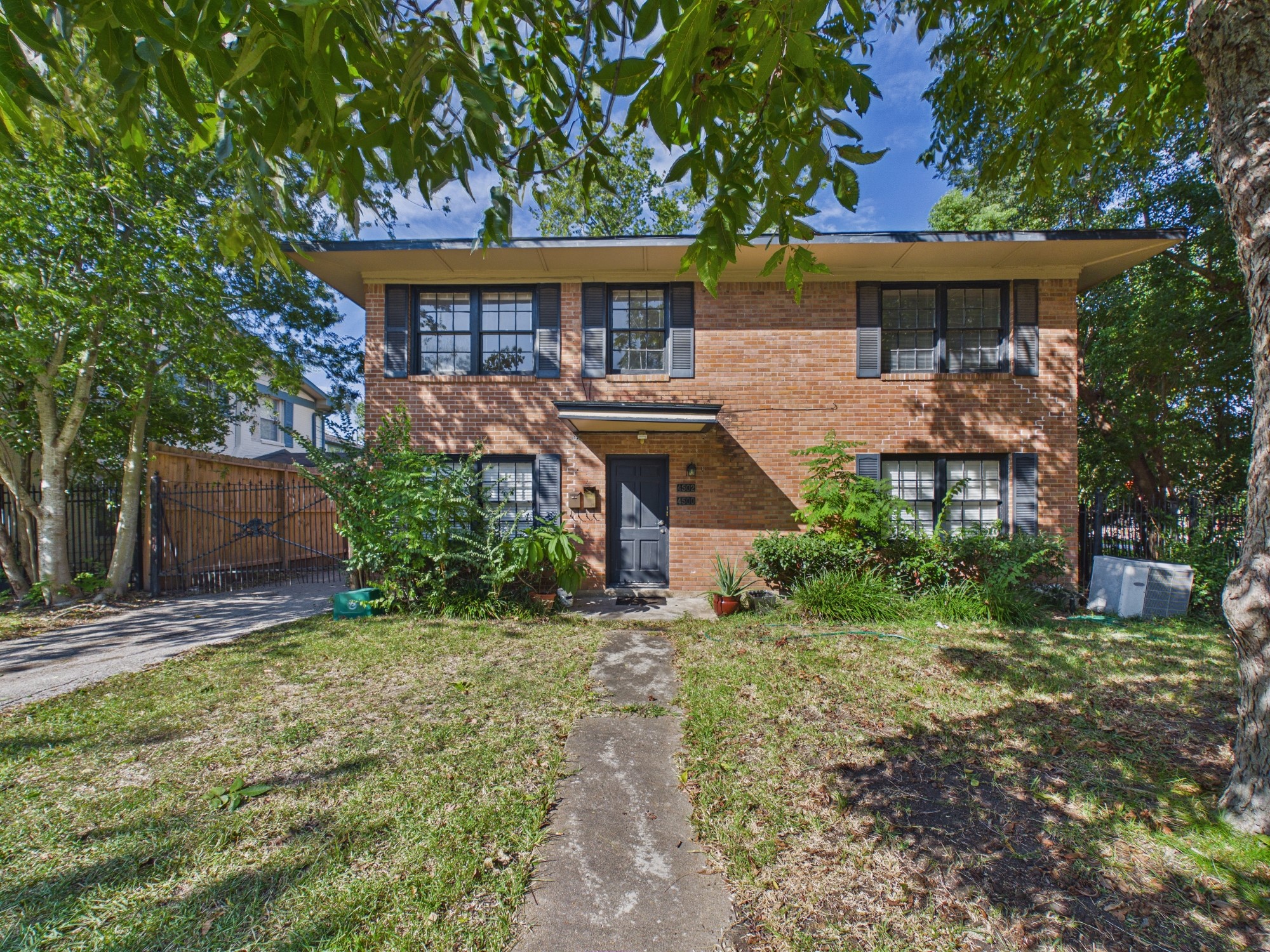 4502 Larch Lane, Bellaire, TX 77401