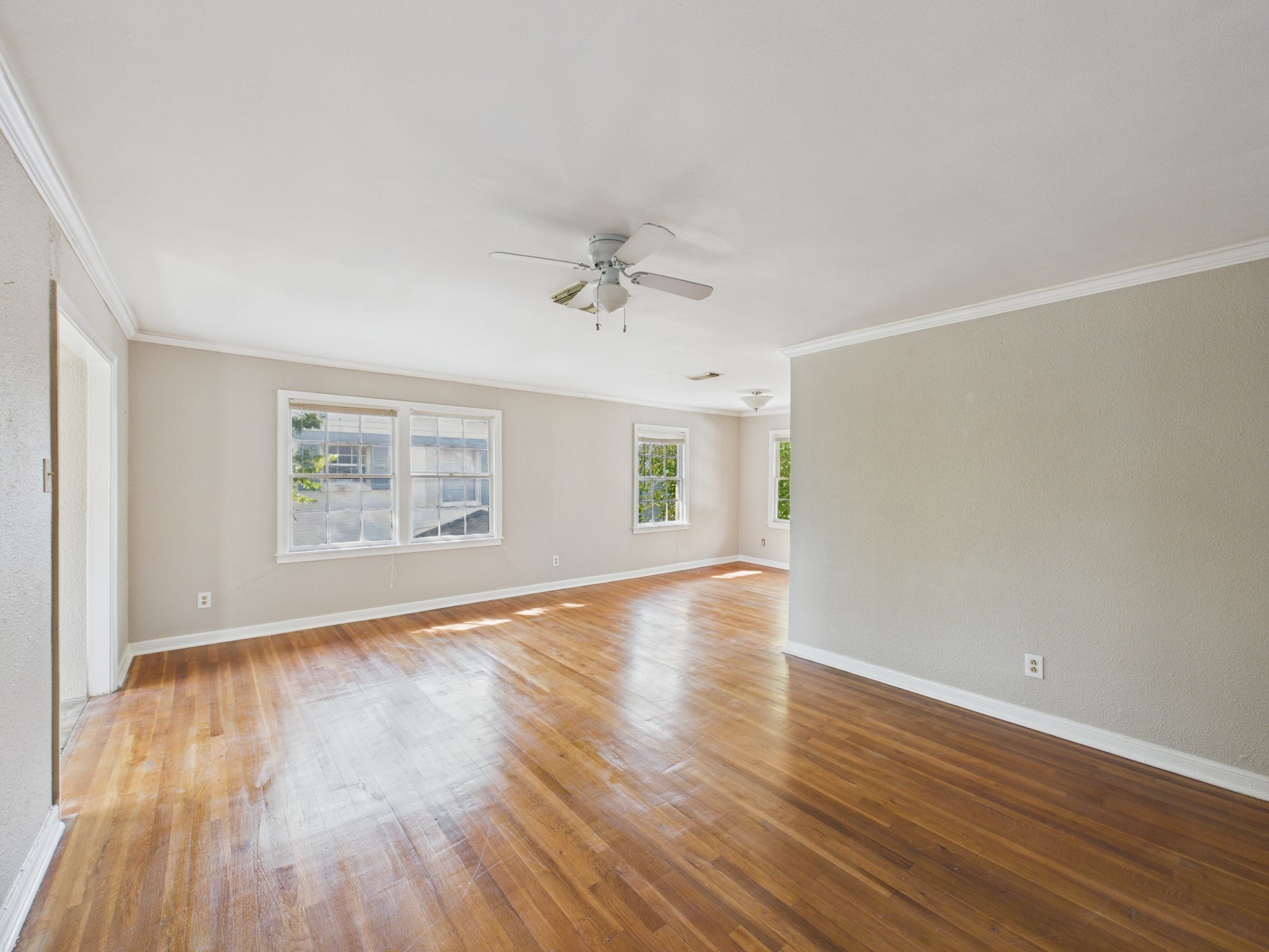 4502 Larch Lane, Bellaire, TX 77401
