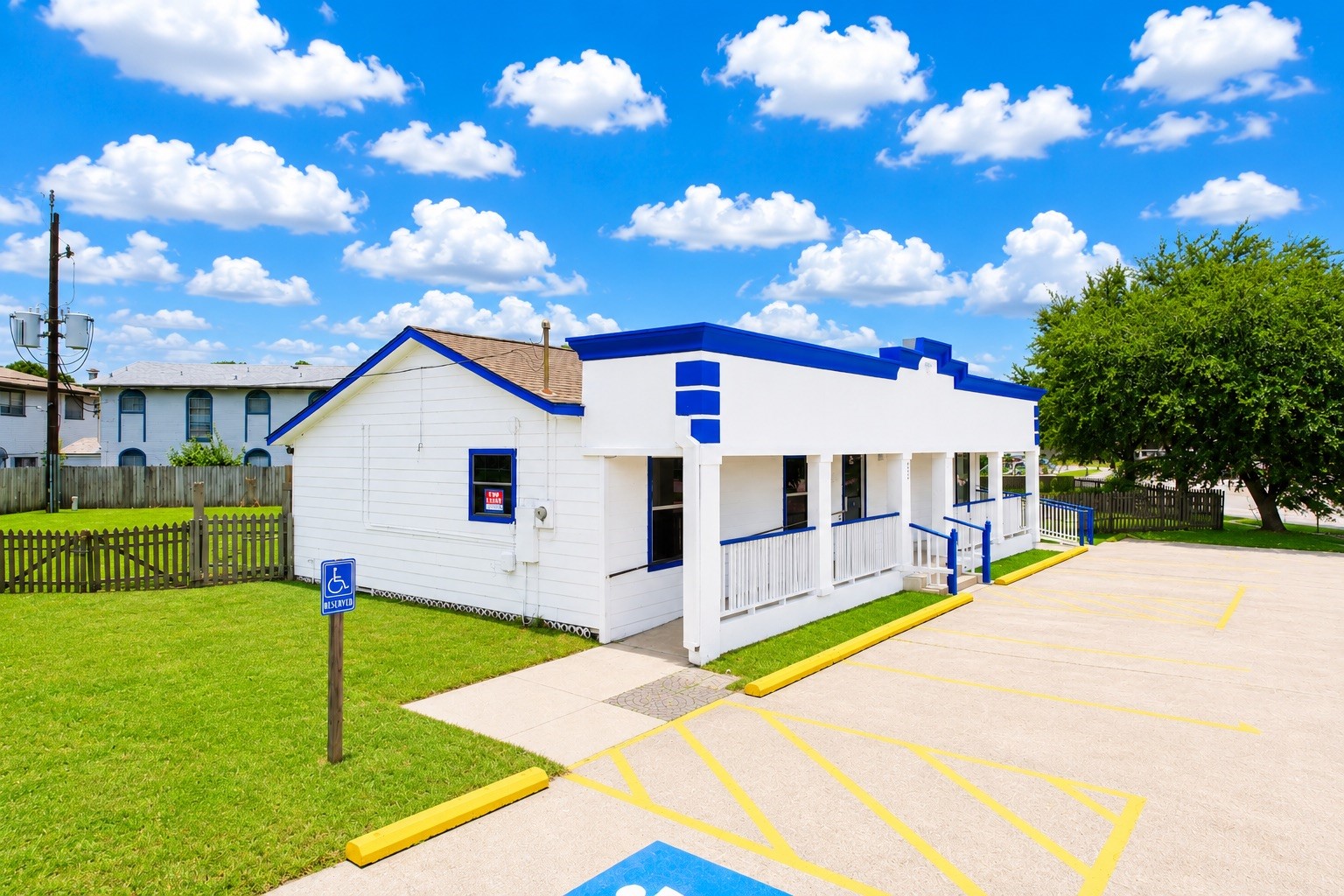 2321 Burke Road, Pasadena, TX 77502 2321 Burke Road, Pasadena, TX 77502