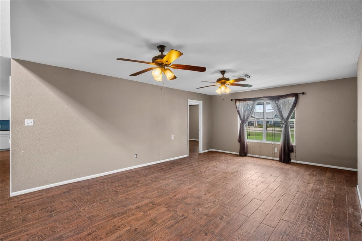7228 Avenue R, Santa Fe, TX 77510