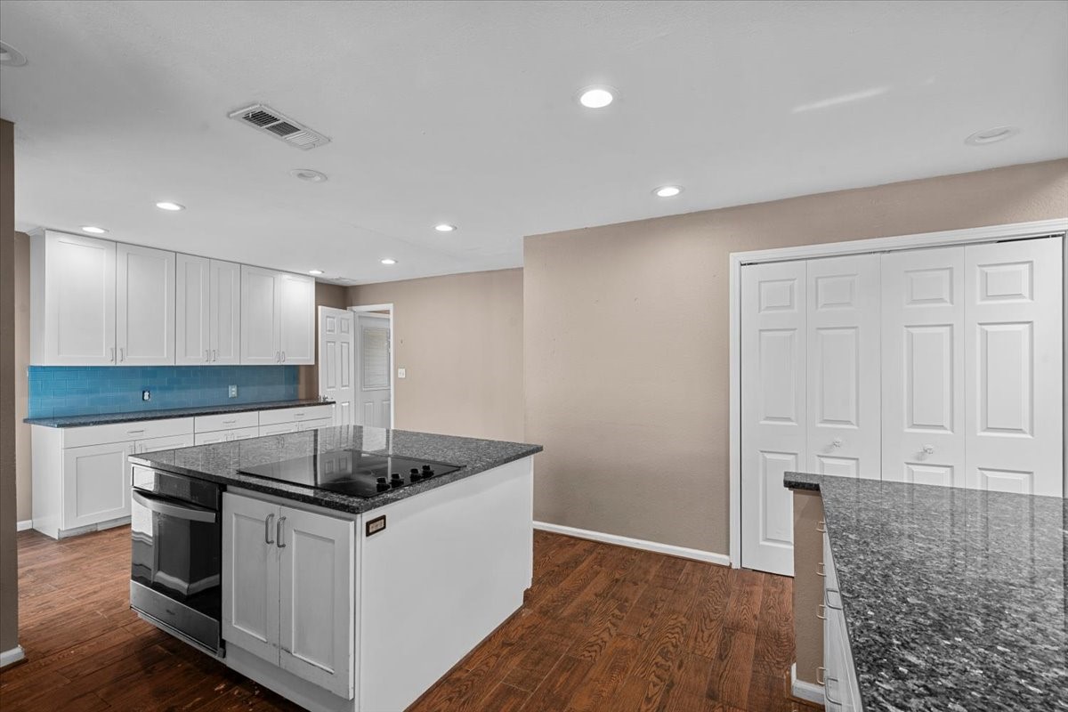 7228 Avenue R, Santa Fe, TX 77510
