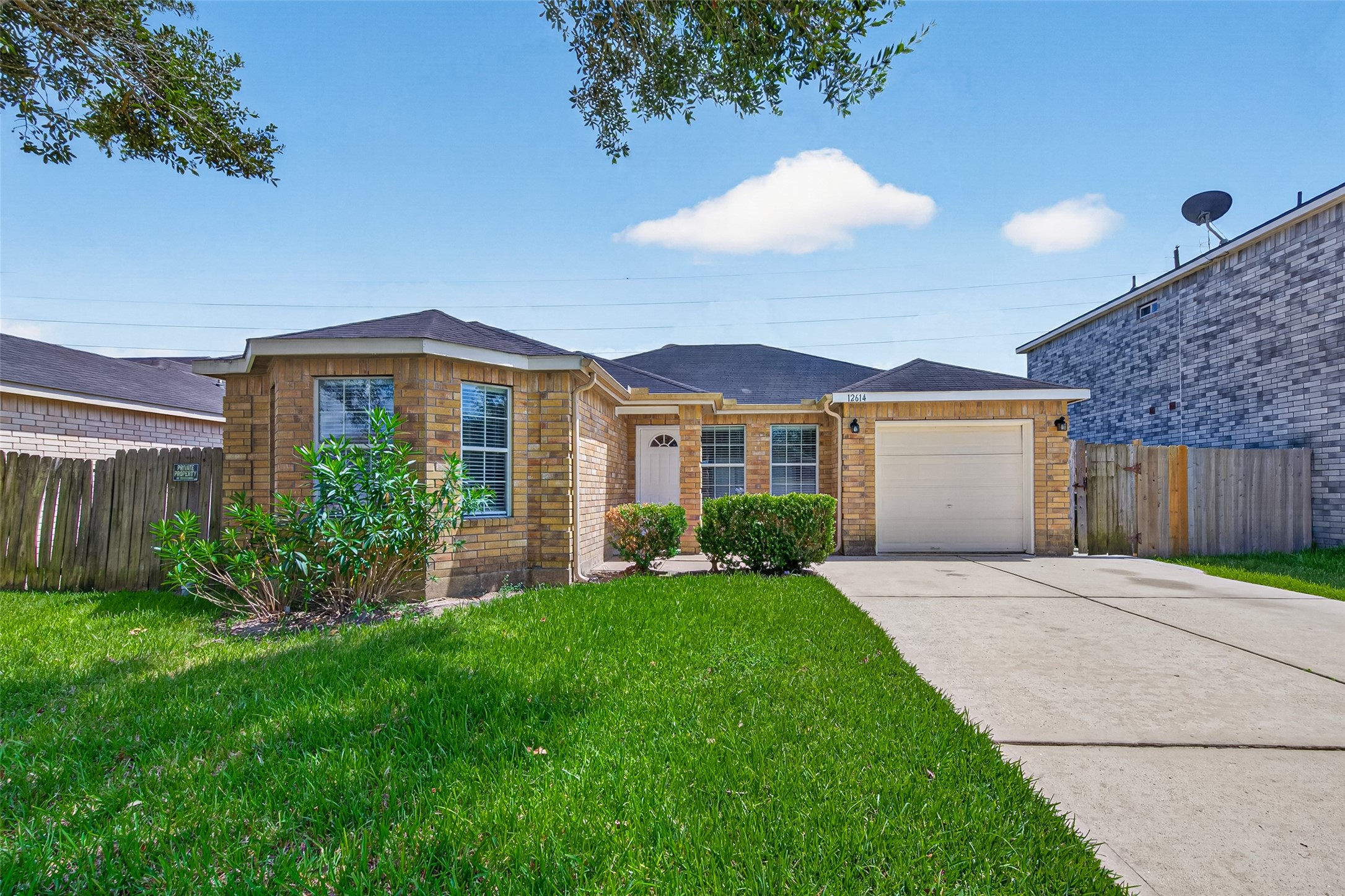 12614 Rio Bravo Street, Rosharon, TX 77583 12614 Rio Bravo Street, Rosharon, TX 77583