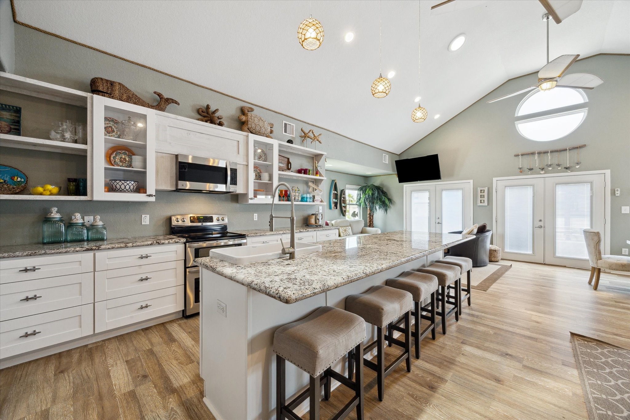 219 Bora Bora Drive, Tiki Island, TX 77554