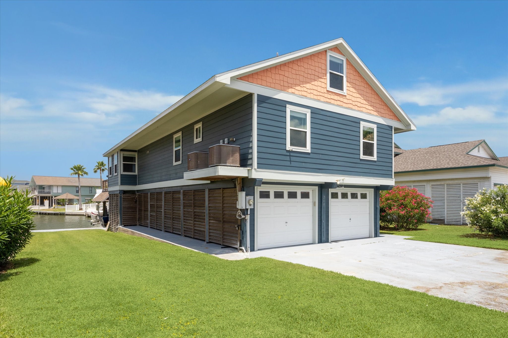 219 Bora Bora Drive, Tiki Island, TX 77554