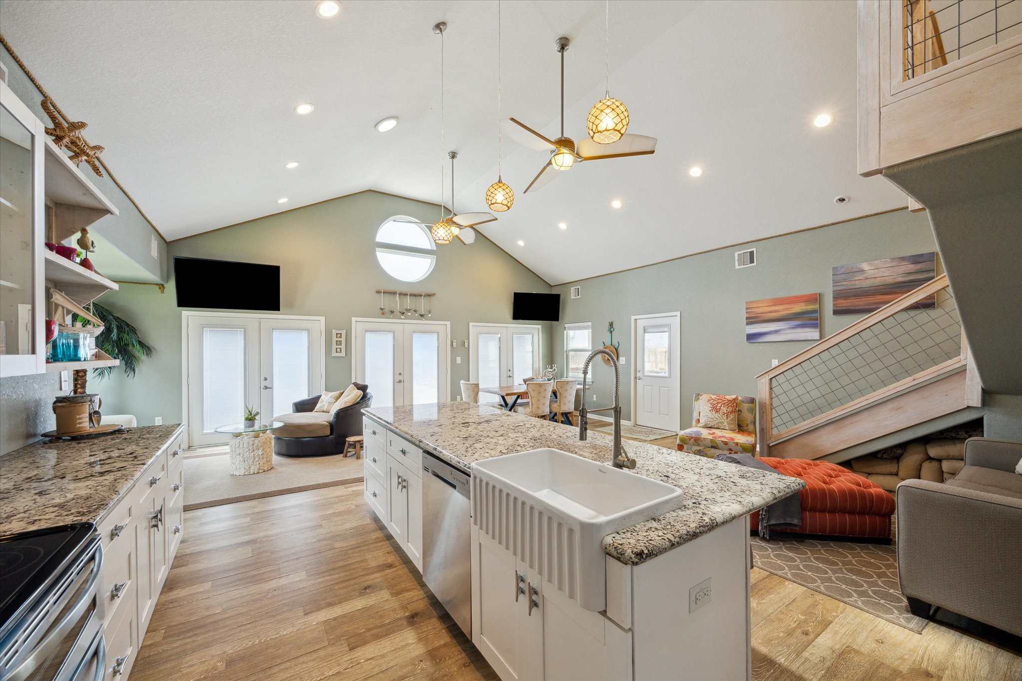 219 Bora Bora Drive, Tiki Island, TX 77554