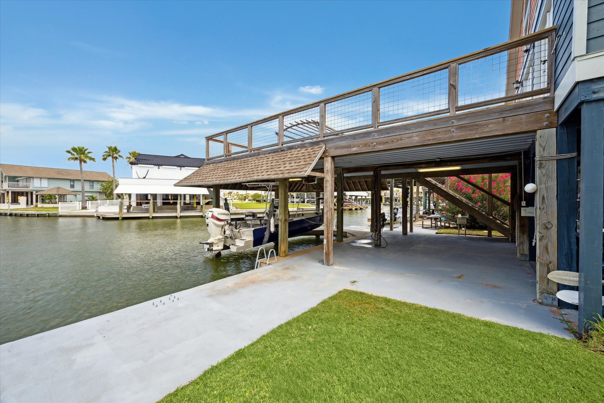 219 Bora Bora Drive, Tiki Island, TX 77554
