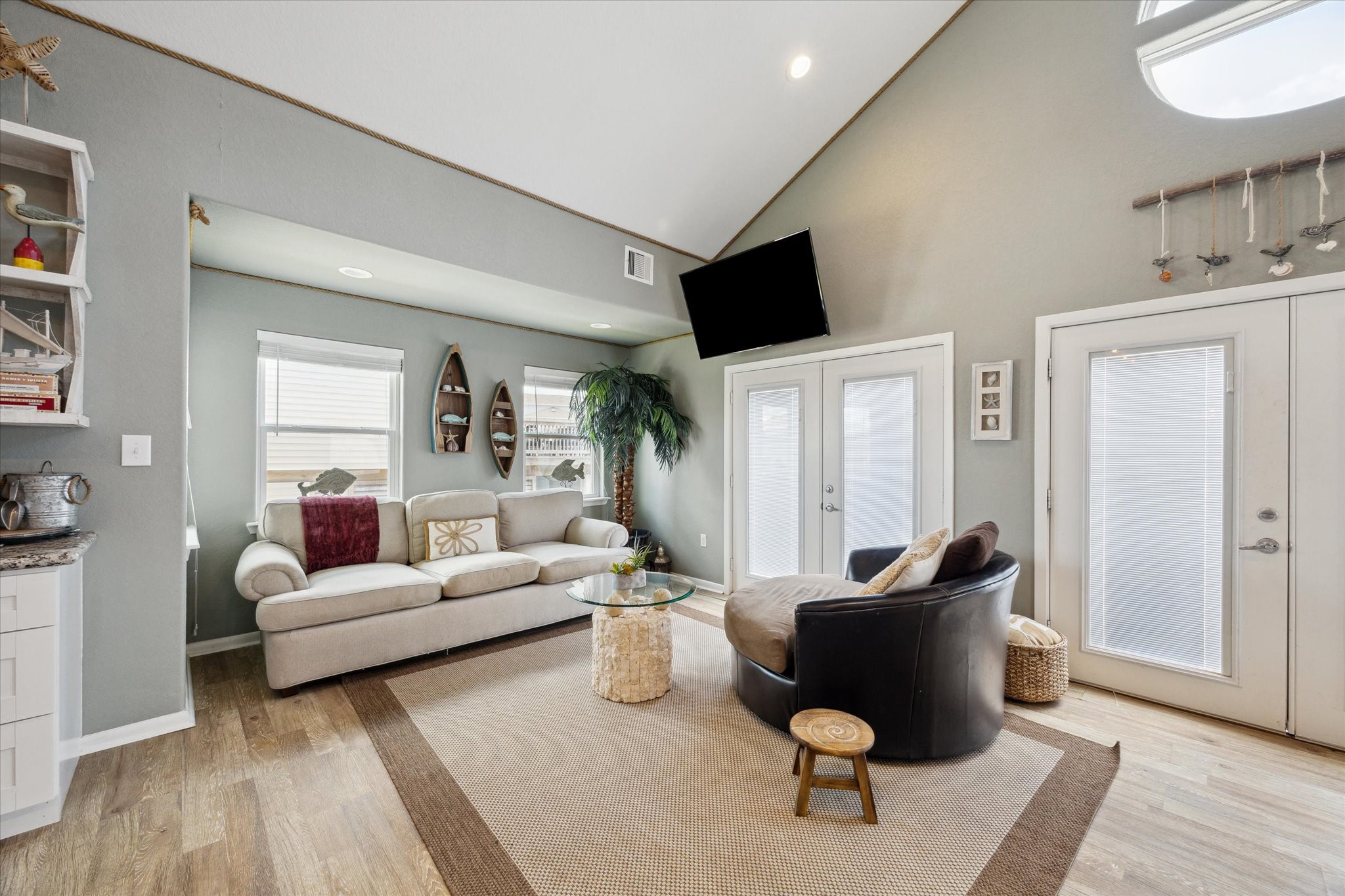 219 Bora Bora Drive, Tiki Island, TX 77554