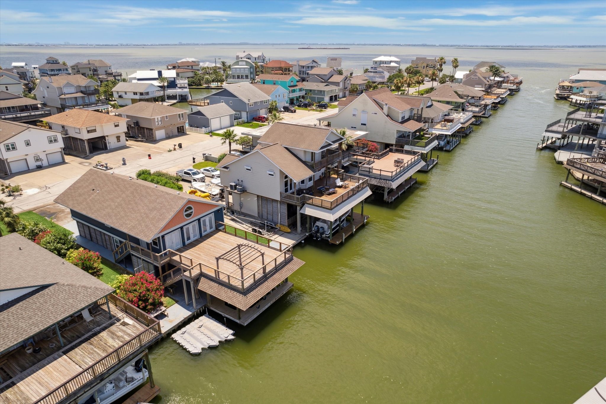 219 Bora Bora Drive, Tiki Island, TX 77554