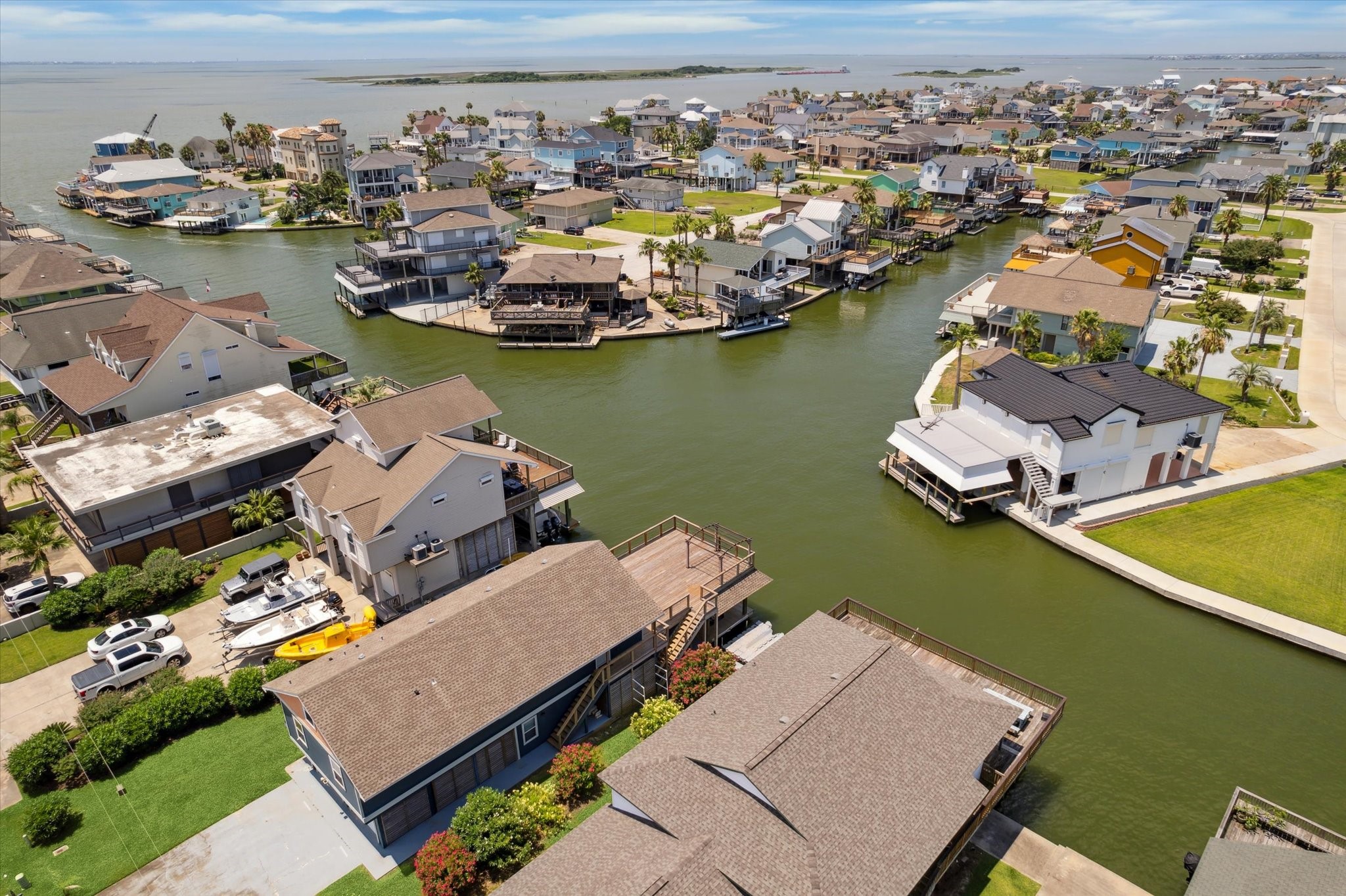 219 Bora Bora Drive, Tiki Island, TX 77554