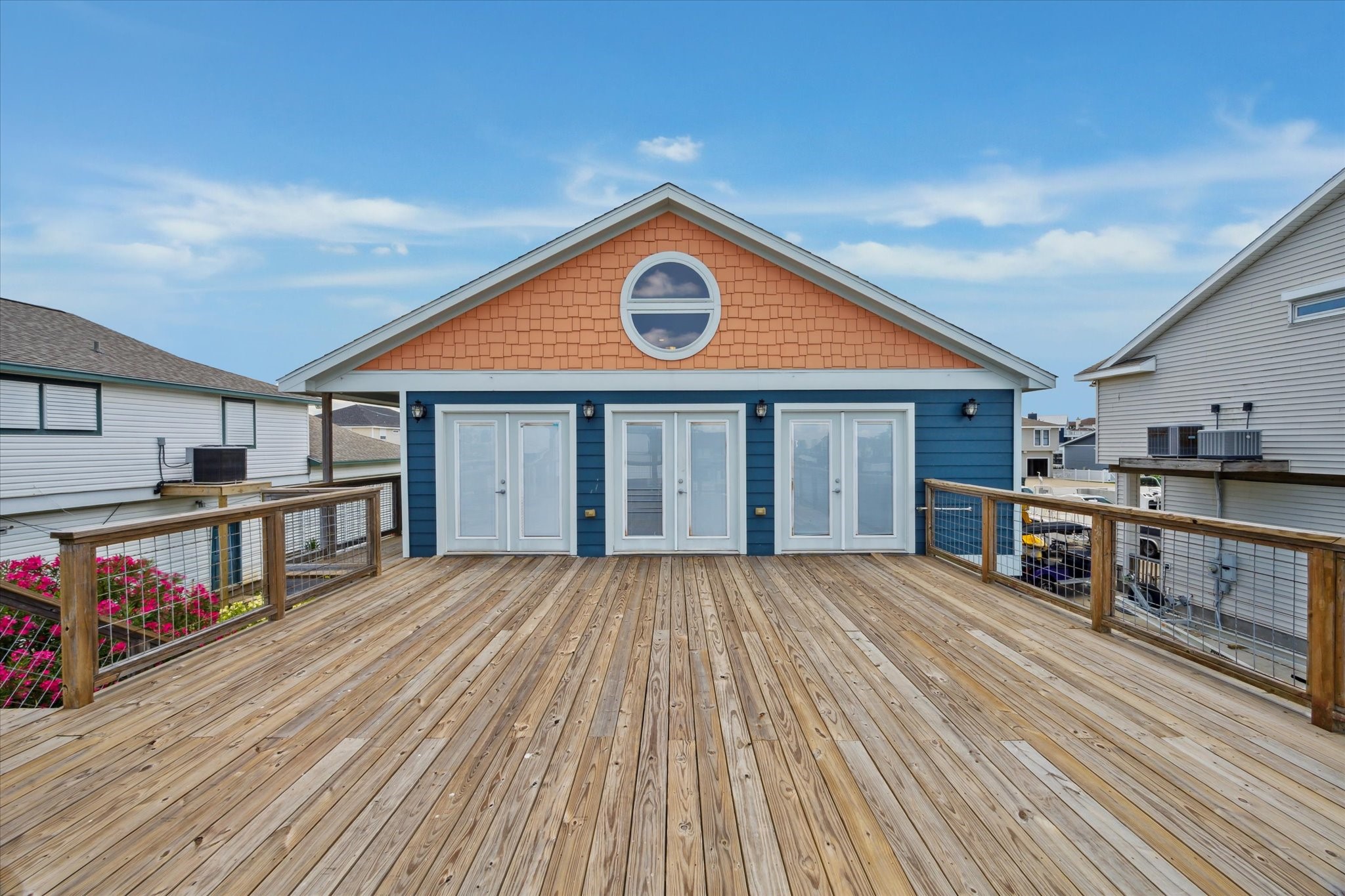 219 Bora Bora Drive, Tiki Island, TX 77554