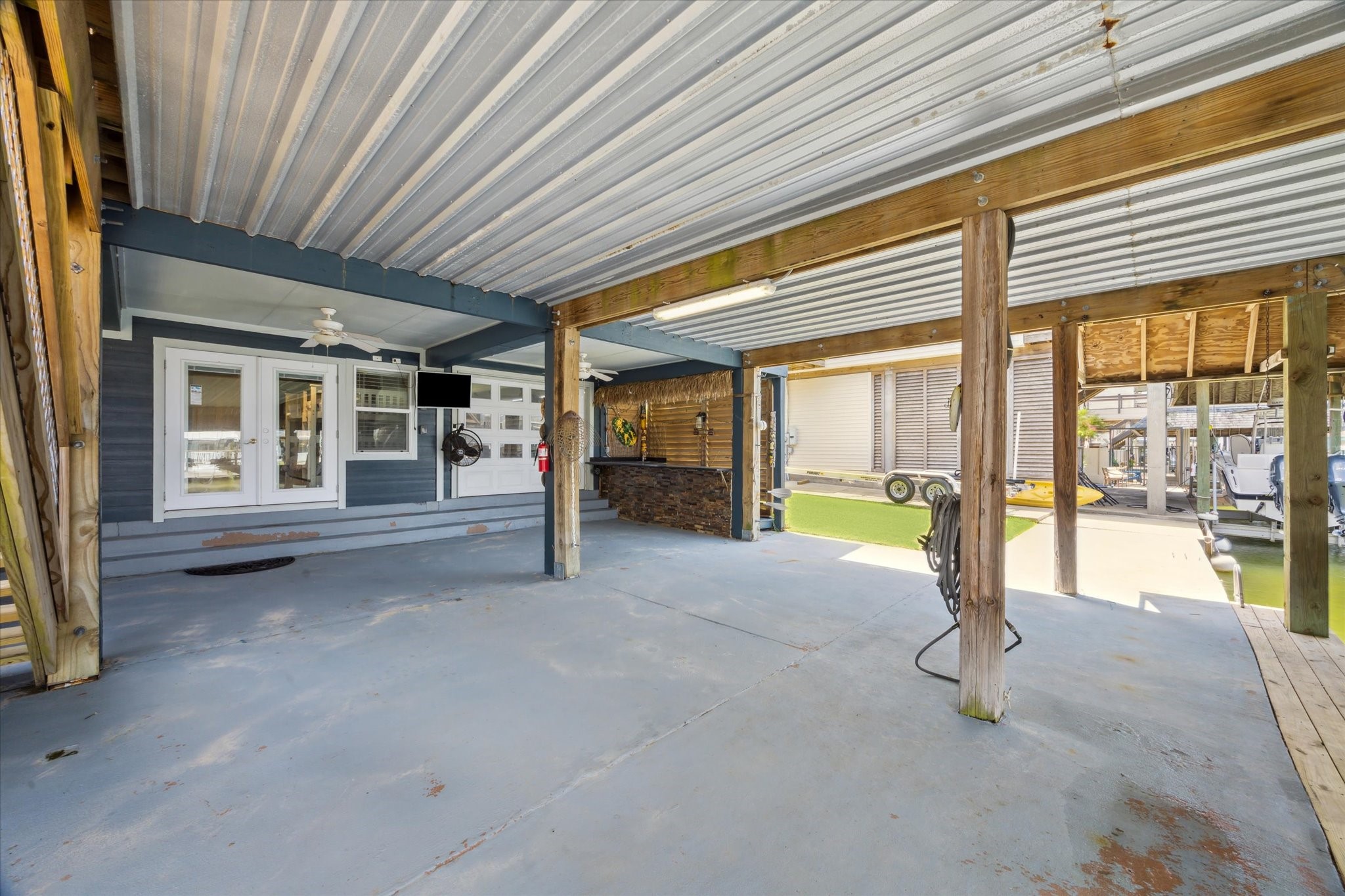 219 Bora Bora Drive, Tiki Island, TX 77554