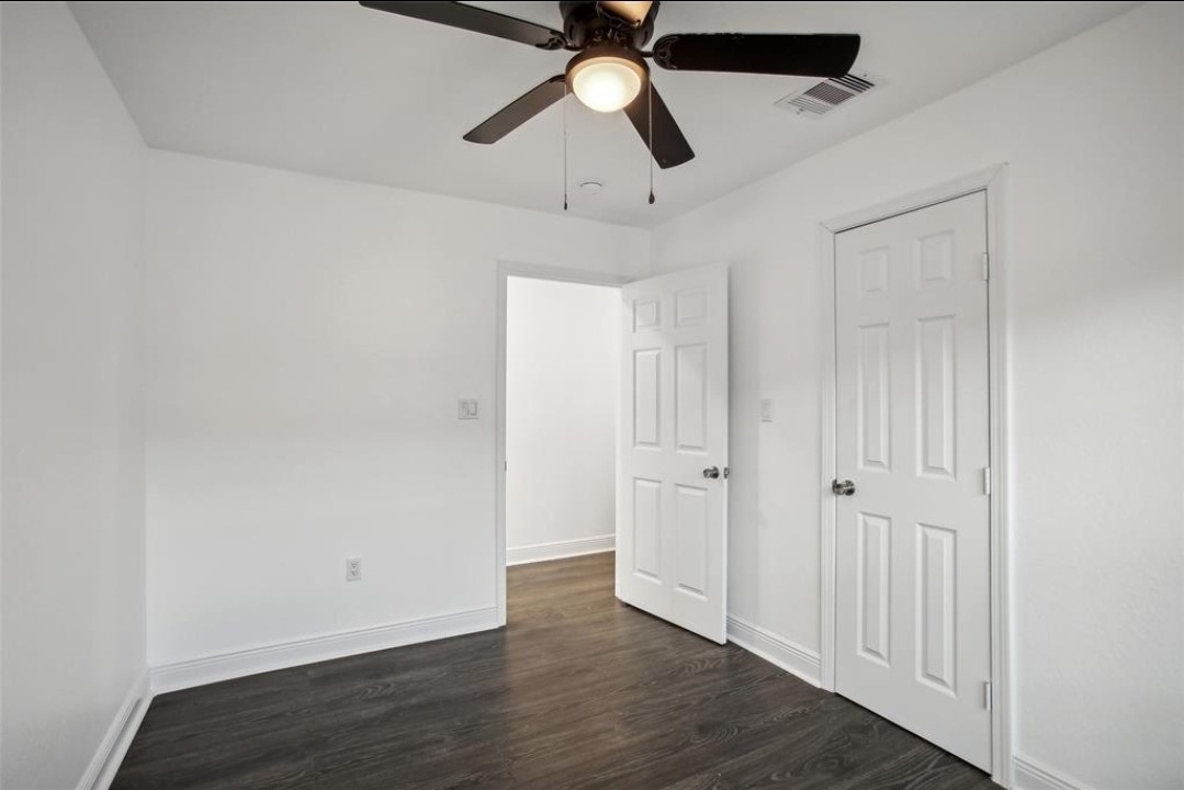 105 Lee Drive, La Marque, TX 77568