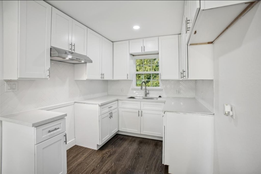 105 Lee Drive, La Marque, TX 77568