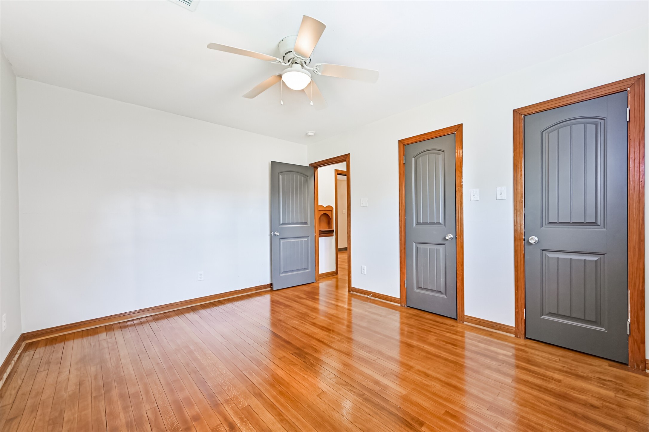 6731 W Bayou Drive, Hitchcock, TX 77563