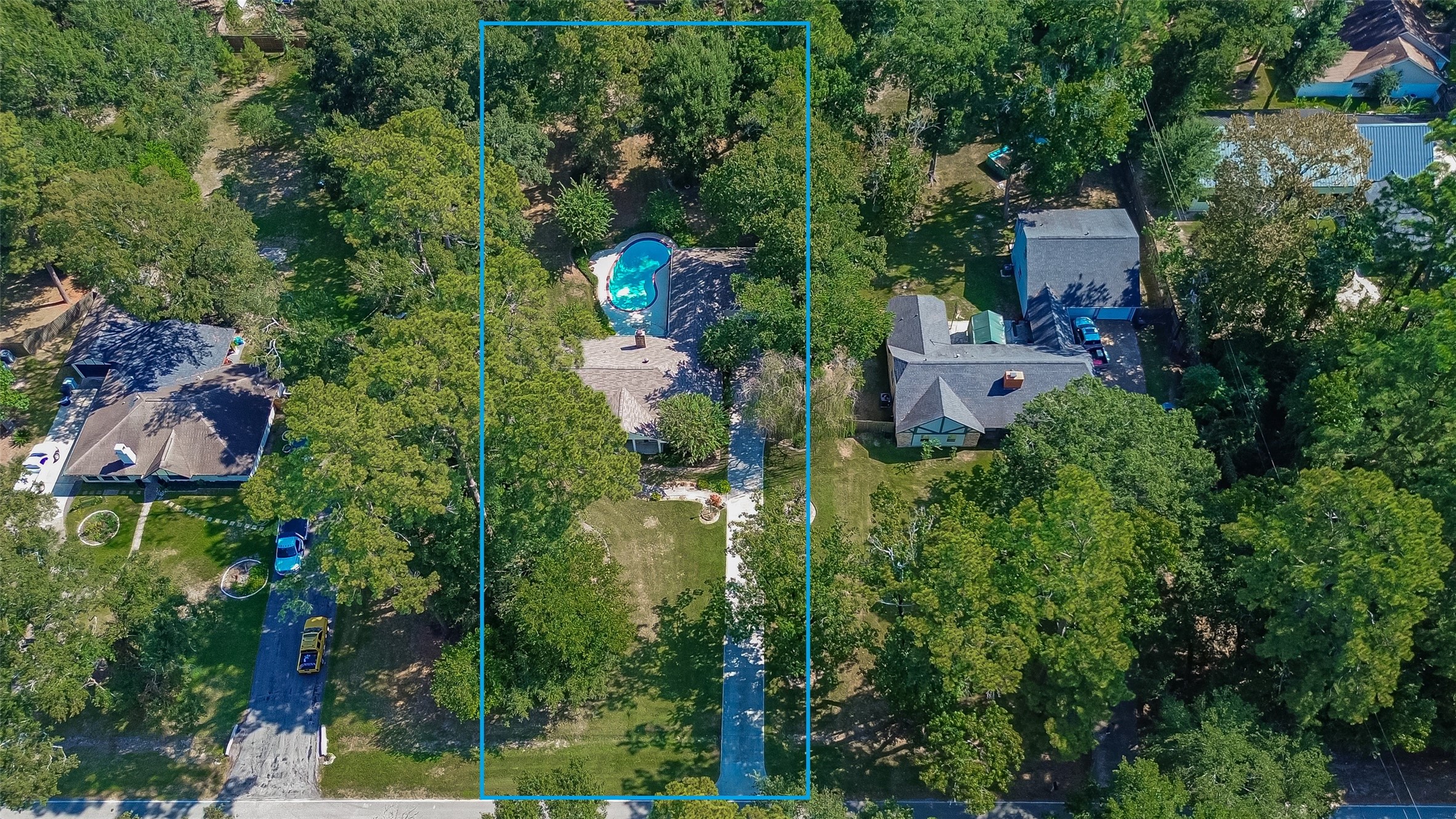 This property is on just under an acre of land at .8072 of an acre.