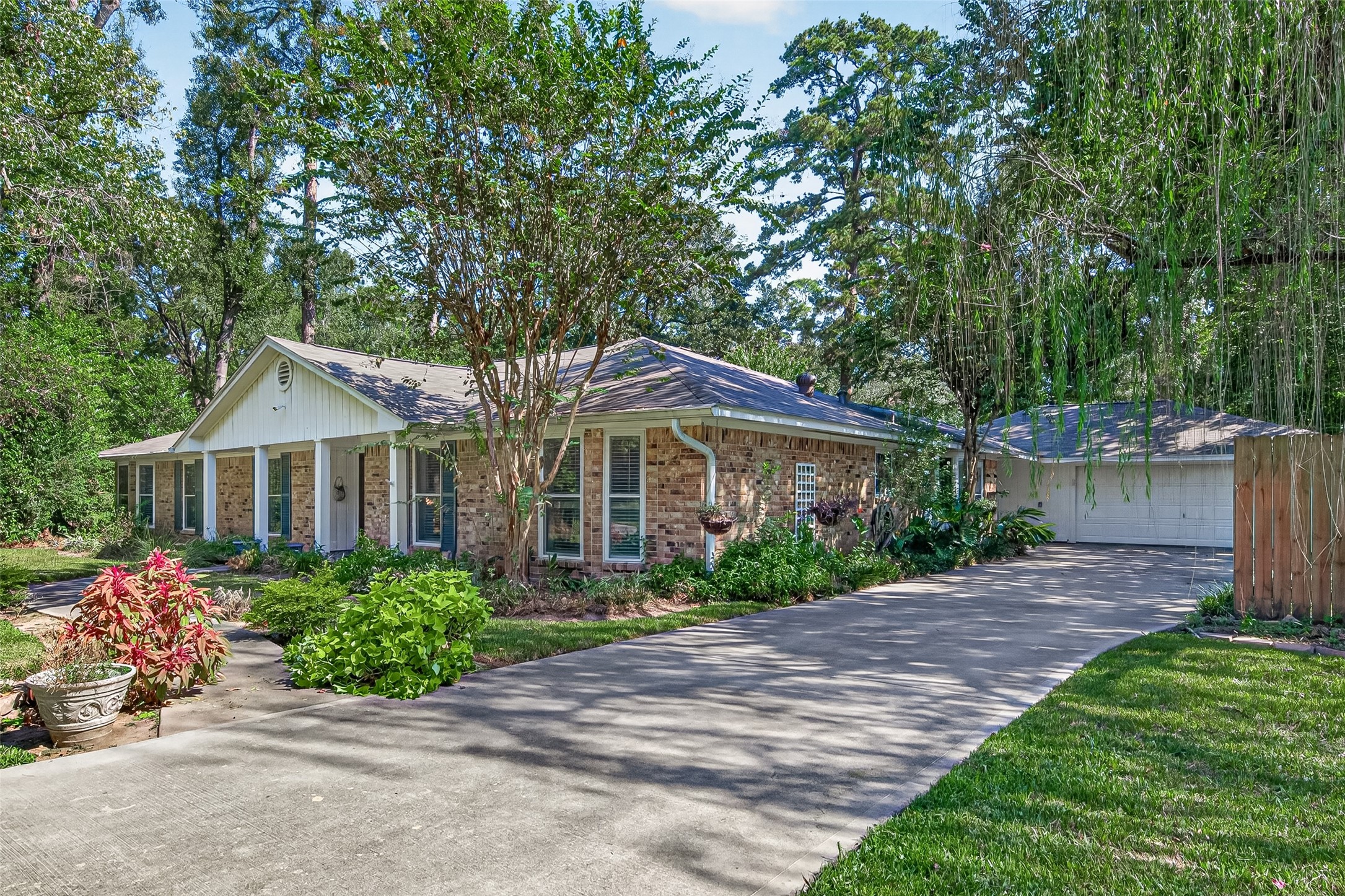 16814 Creeksouth Road, Houston, TX 77068