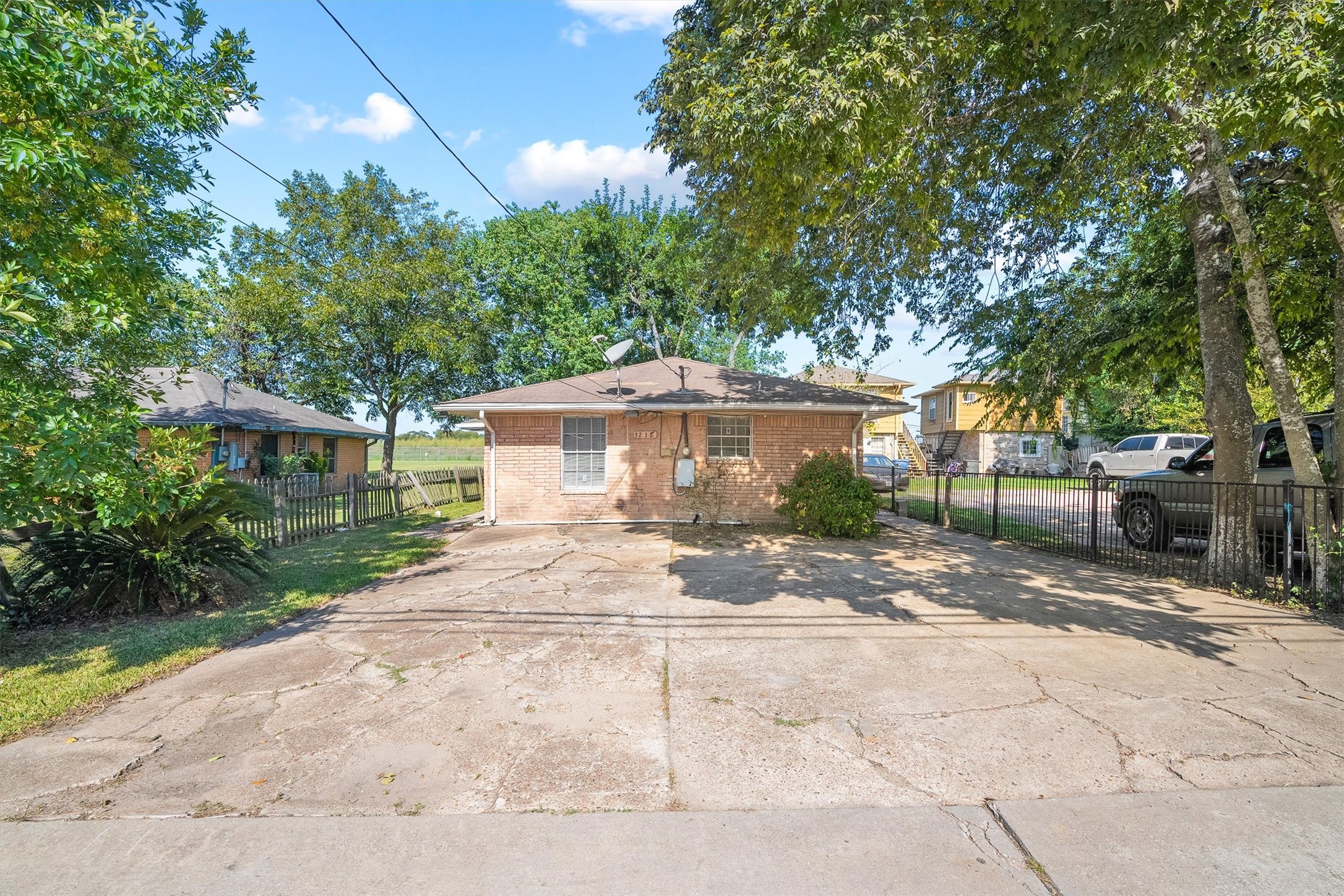 3218 5th Street, Stafford, TX 77477