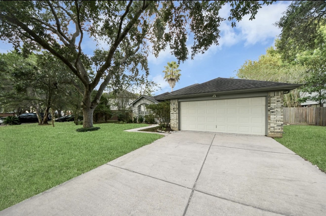 223 W New Meadows Drive, Sugar Land, TX 77479 223 W New Meadows Drive, Sugar Land, TX 77479