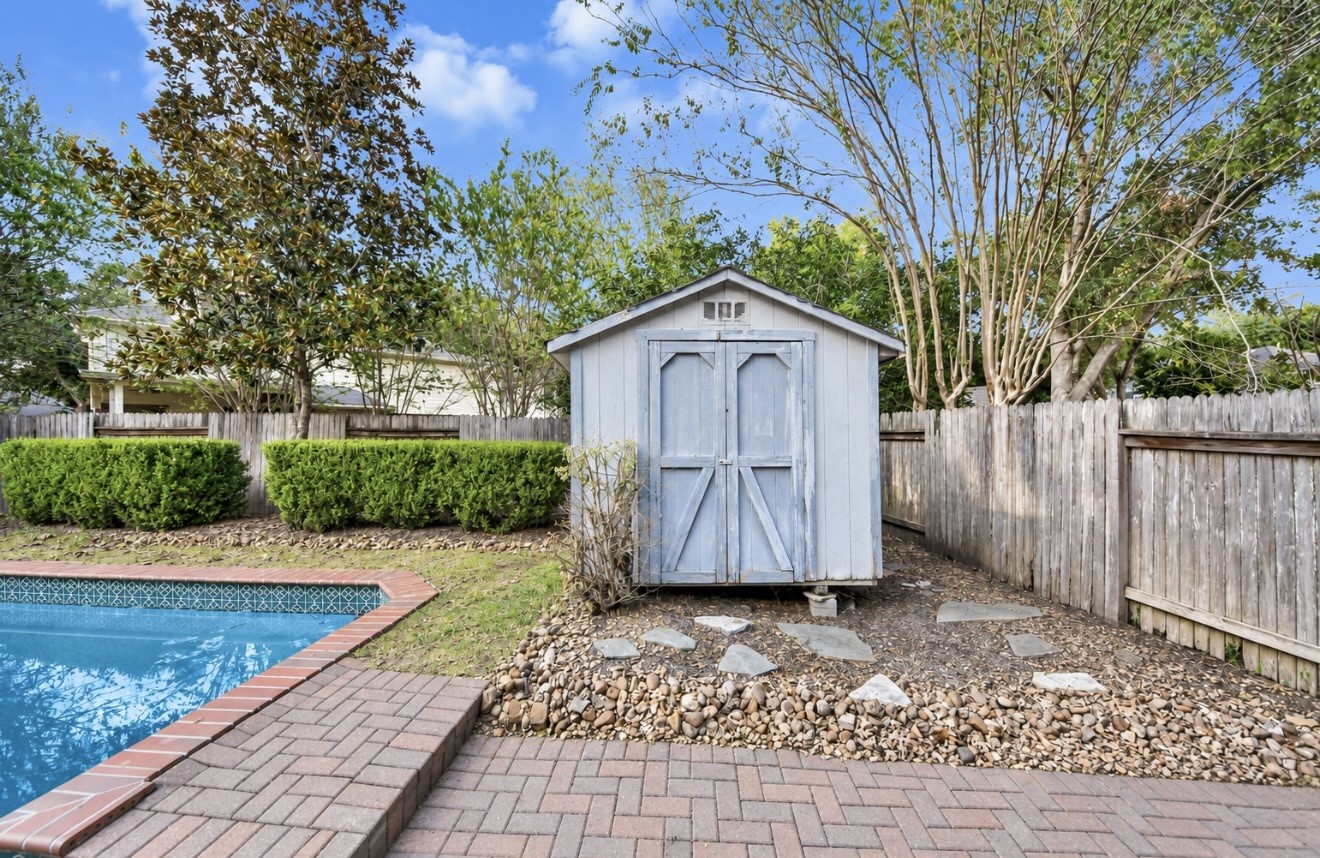 223 W New Meadows Drive, Sugar Land, TX 77479