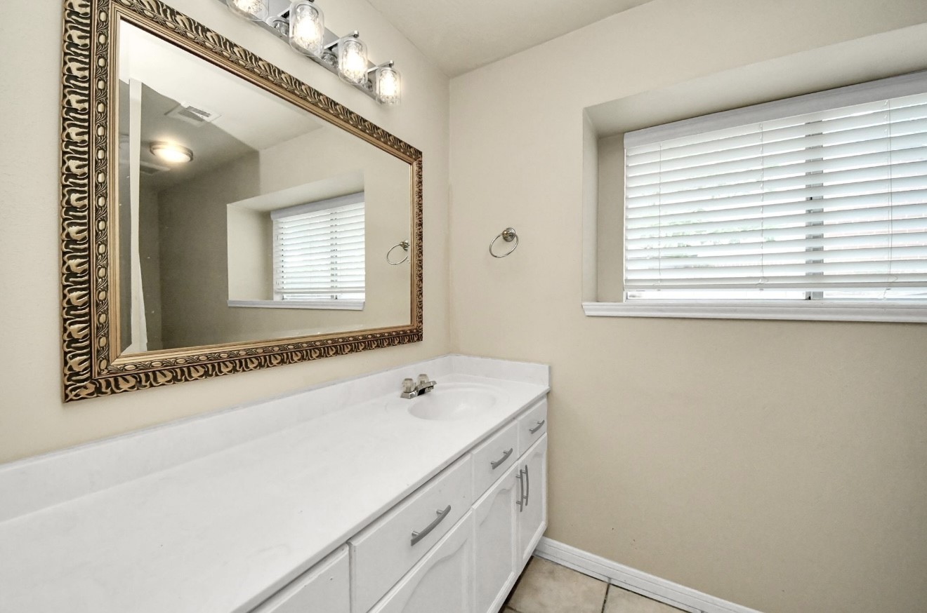 223 W New Meadows Drive, Sugar Land, TX 77479