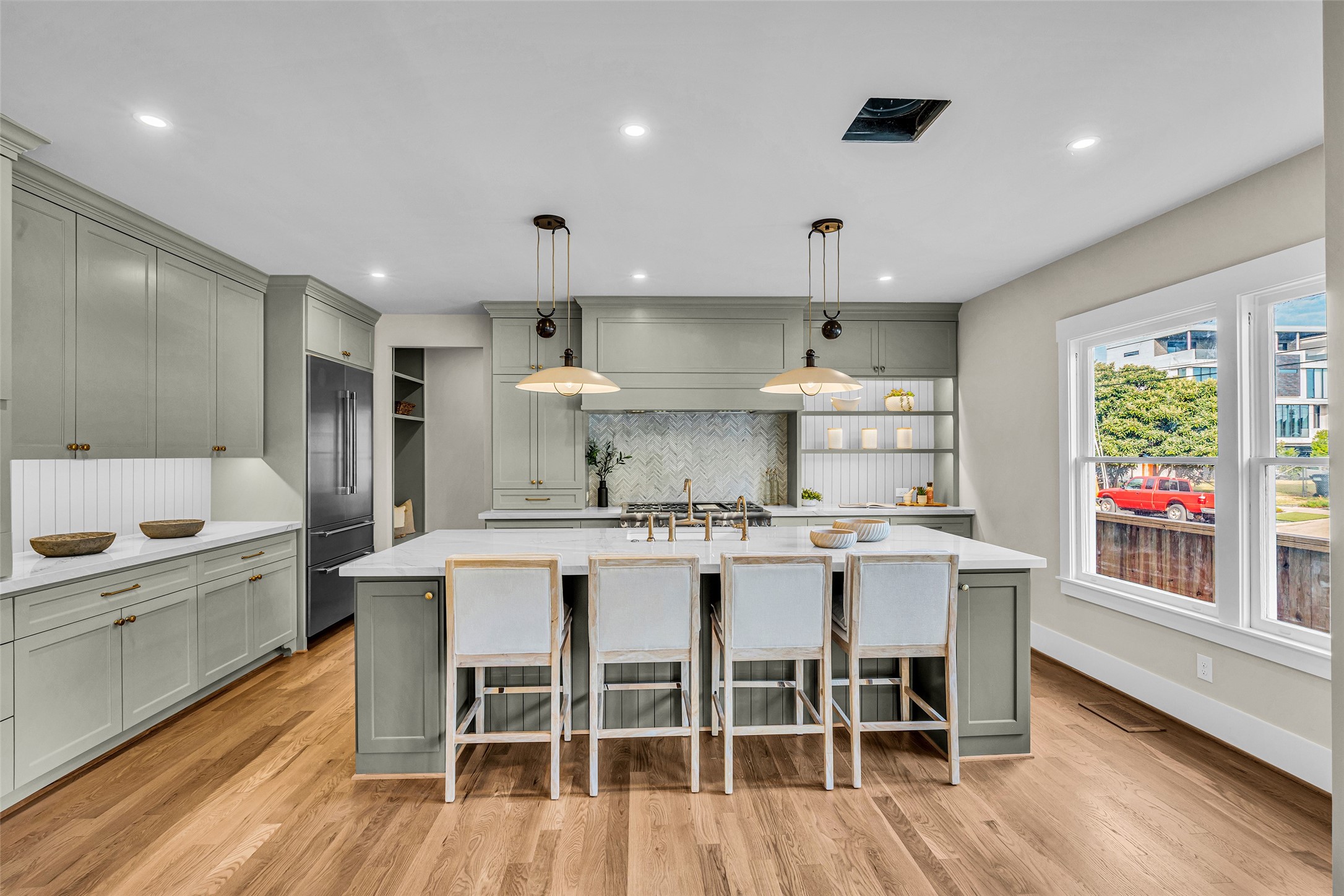 Stunning Island Kitchen is ideal for entertaining