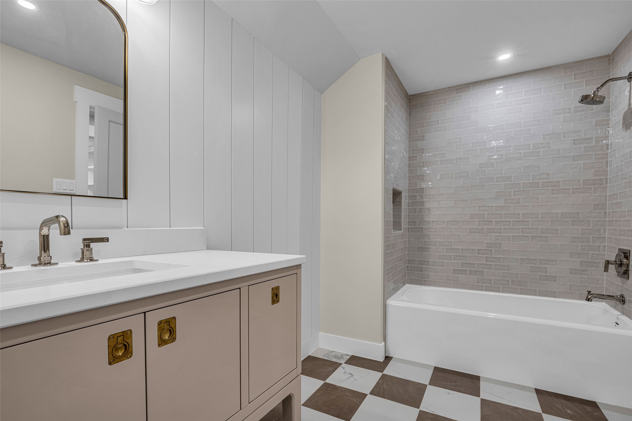 Hall Bath on 2nd floor.