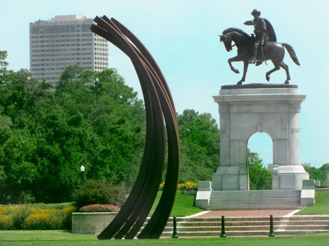 Houston Museum District, Hermann Park, and Houston Zoo are just minutes away.
