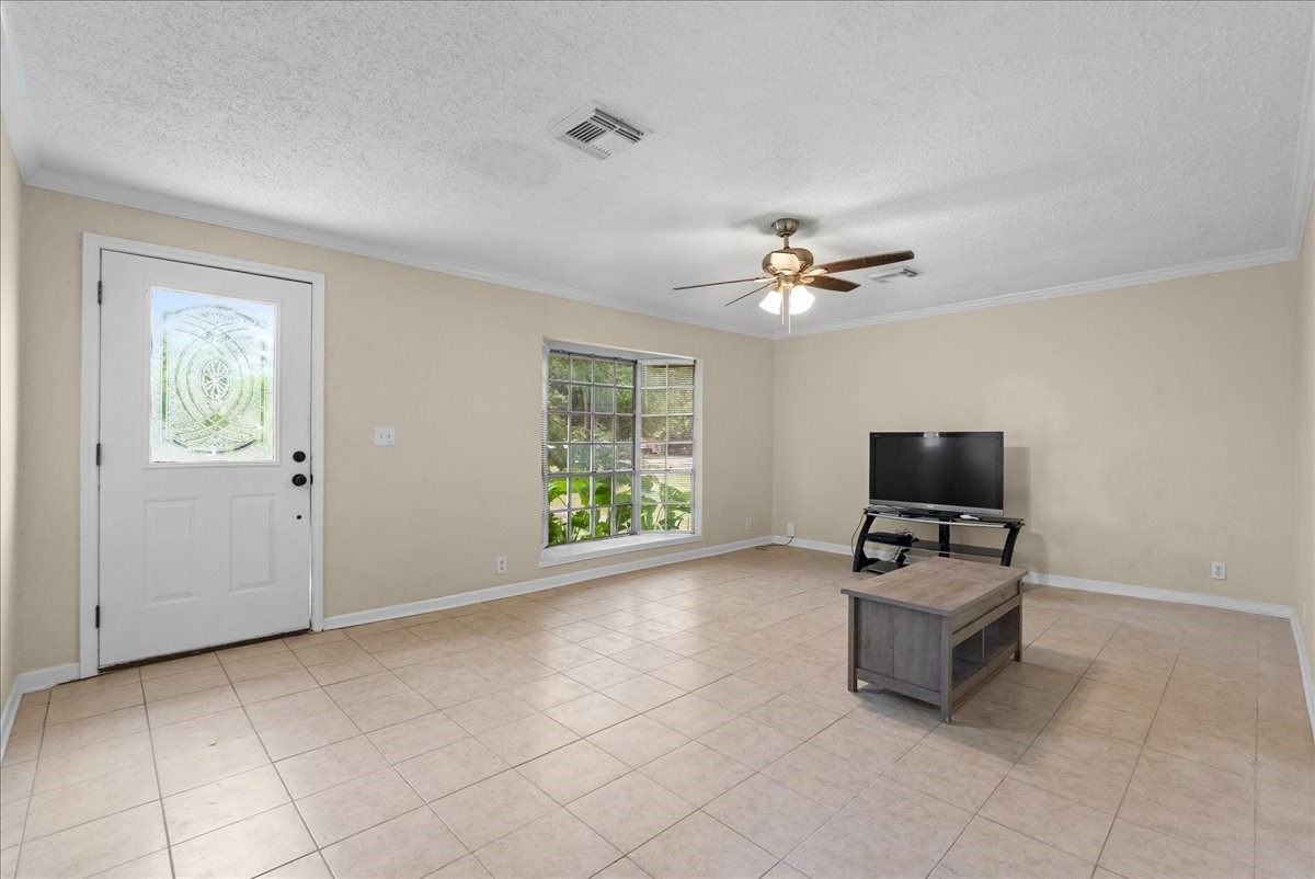 6119 Highland Road, Santa Fe, TX 77517