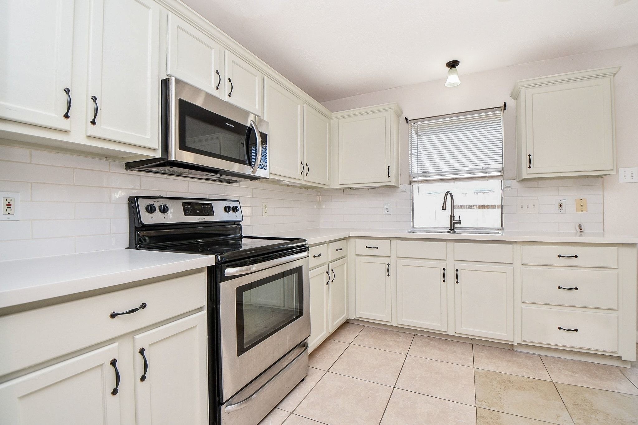 11811 Fossil Rock Lane, Houston, TX 77034