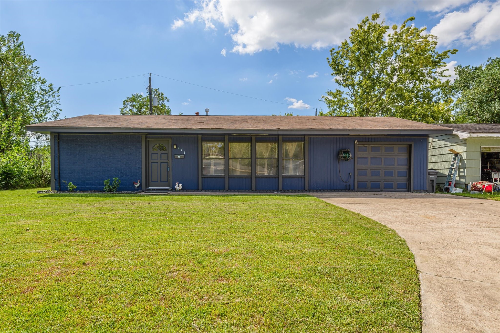 213 Highland Drive, Hitchcock, TX 77563