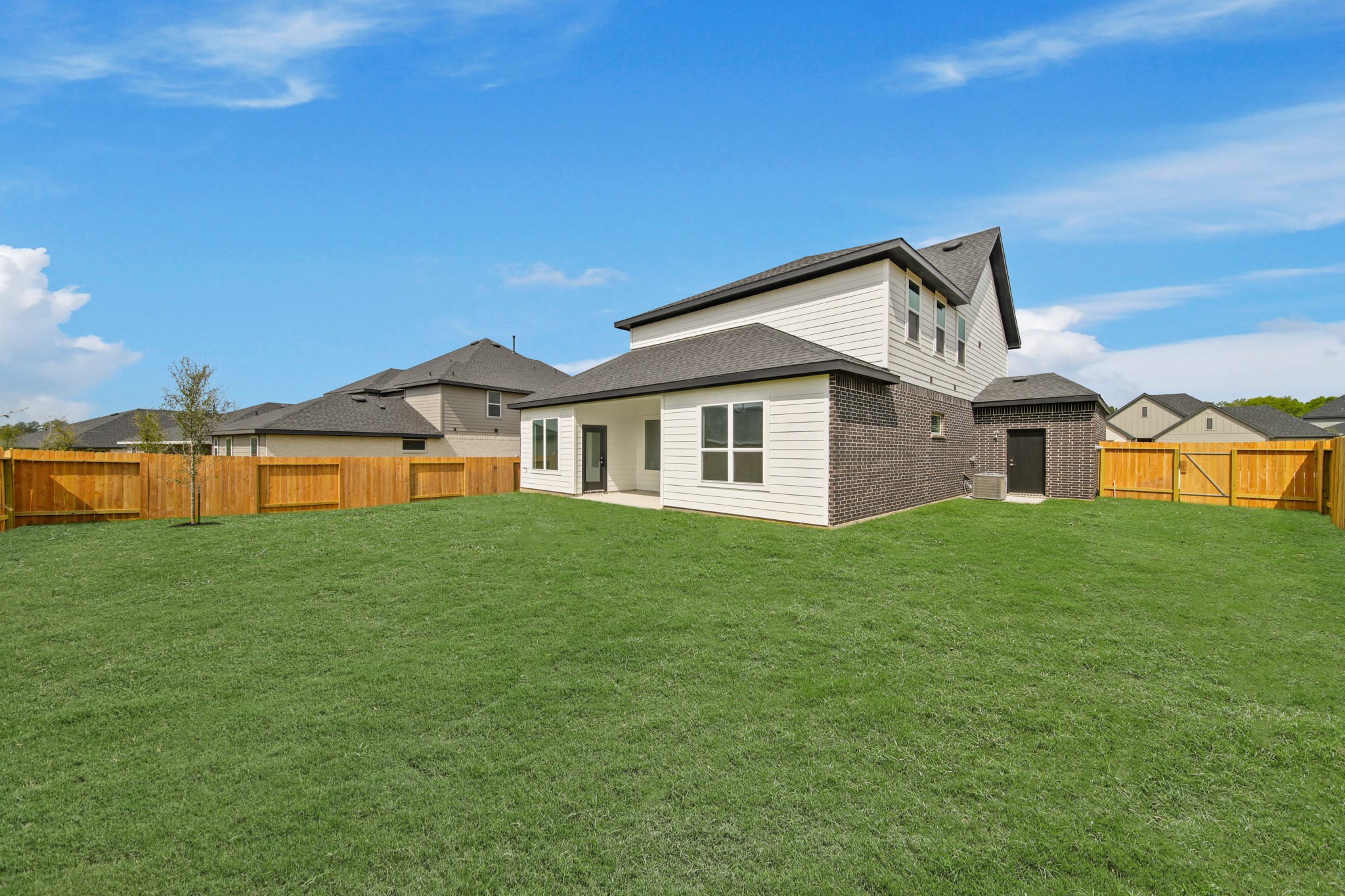4526 Iguaza Falls Drive, Conroe, TX 77303