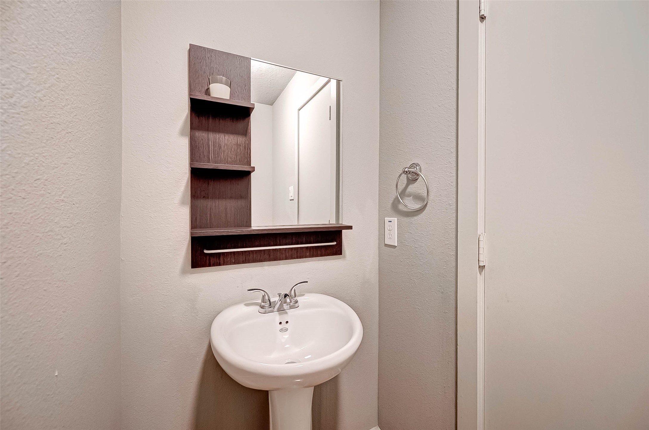 Powder room