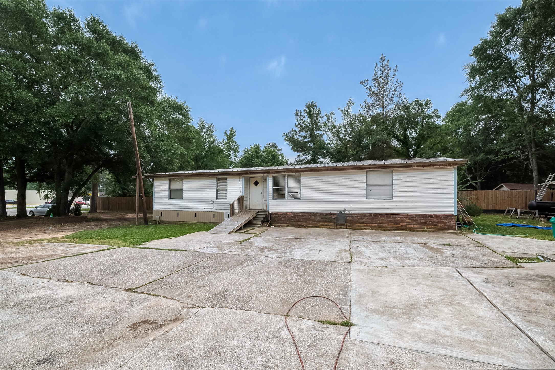 829 Porter Road, Conroe, TX 77301 829 Porter Road, Conroe, TX 77301