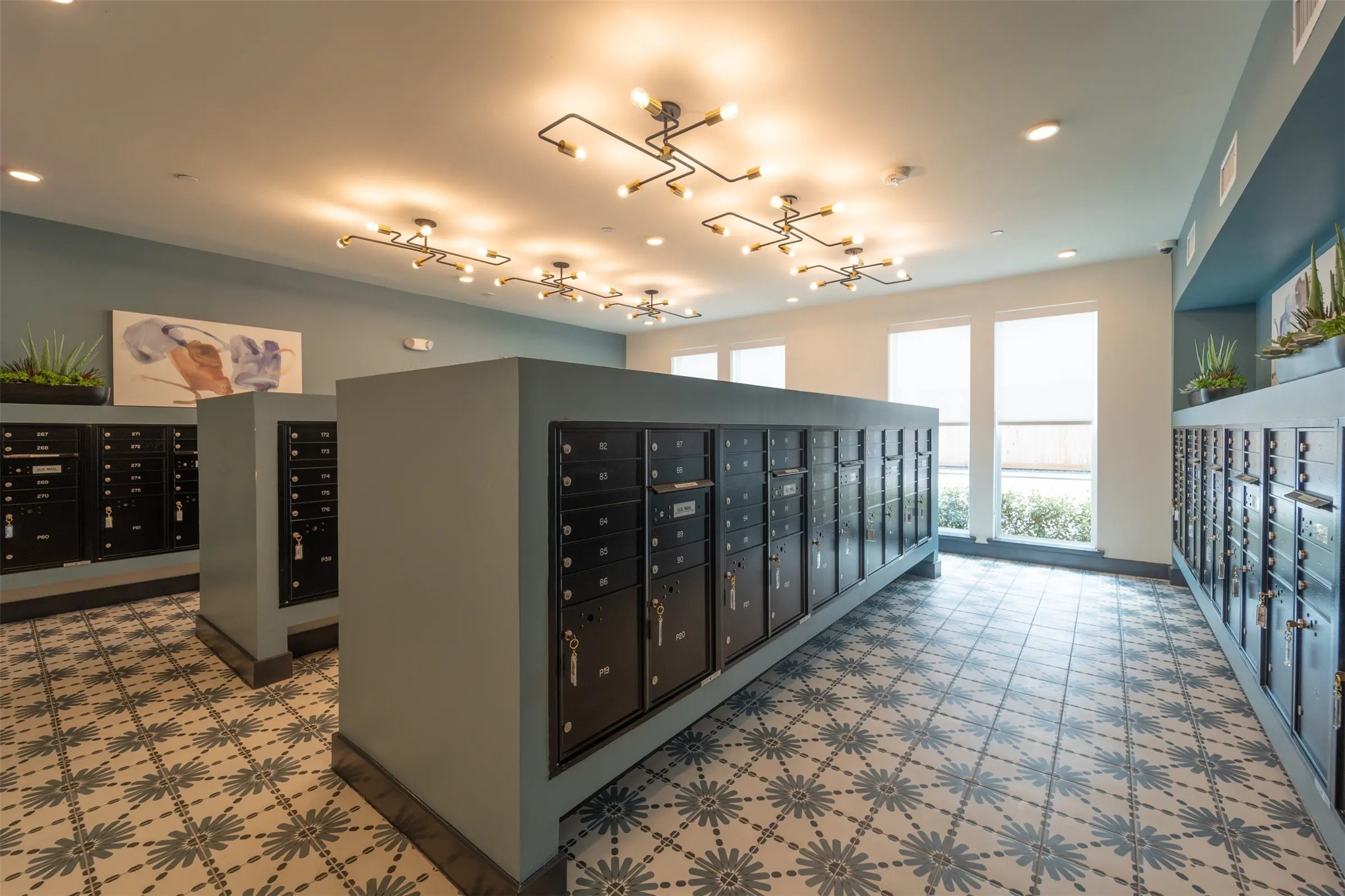 1690 North Loop, #277, Houston, TX 77009