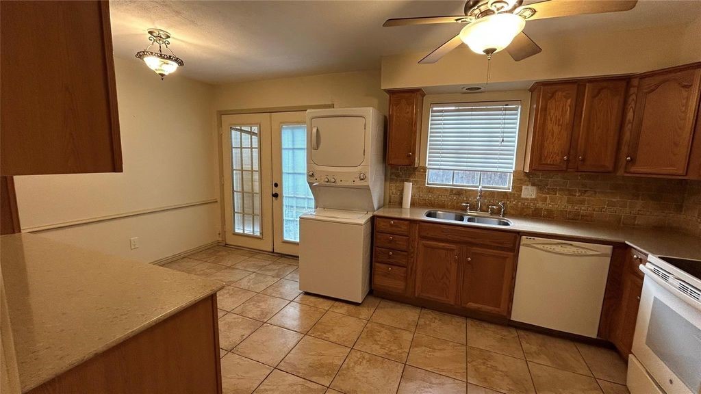 7600 Burgoyne Road, #115, Houston, TX 77063
