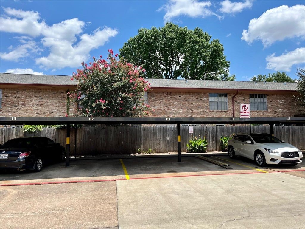 7600 Burgoyne Road, #115, Houston, TX 77063