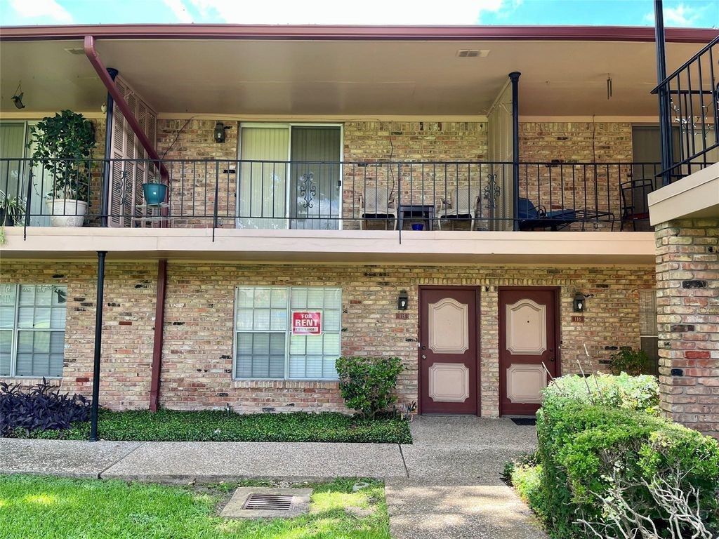 7600 Burgoyne Road, #115, Houston, TX 77063