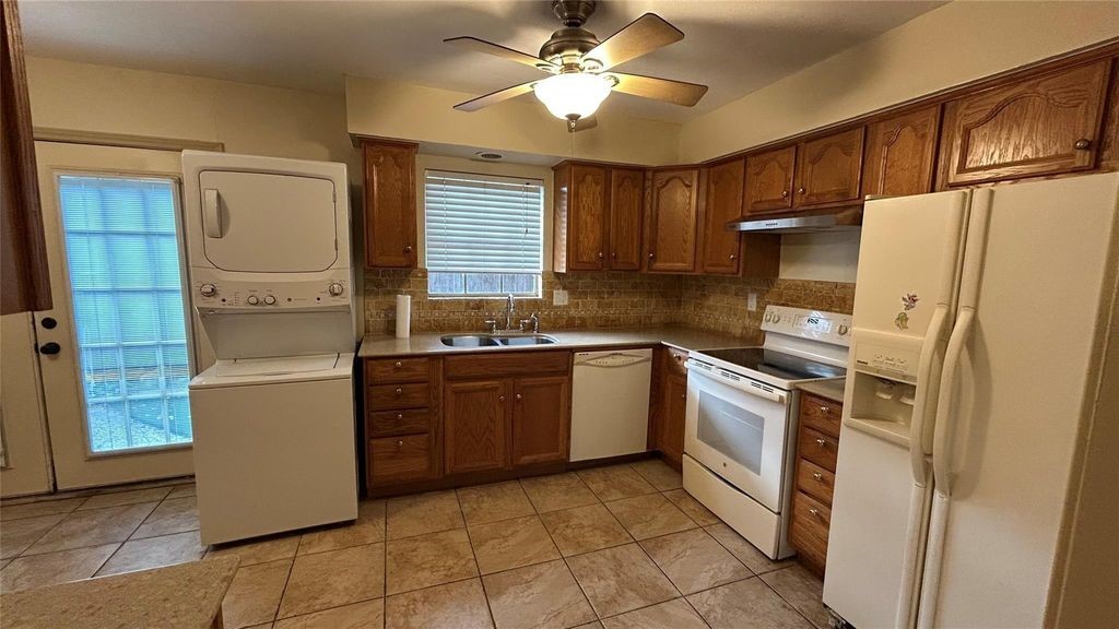 7600 Burgoyne Road, #115, Houston, TX 77063