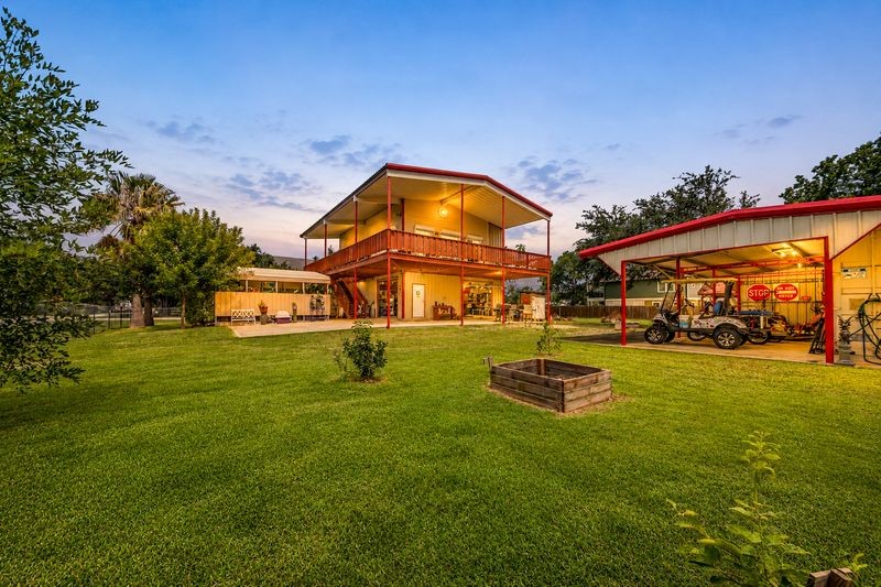 749 12th Street, Dickinson, TX 77539 749 12th Street, Dickinson, TX 77539