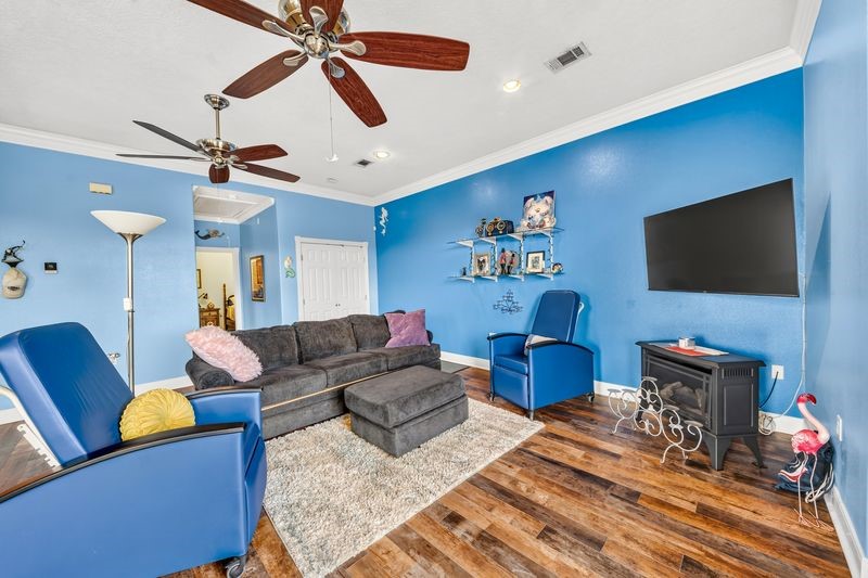749 12th Street, Dickinson, TX 77539