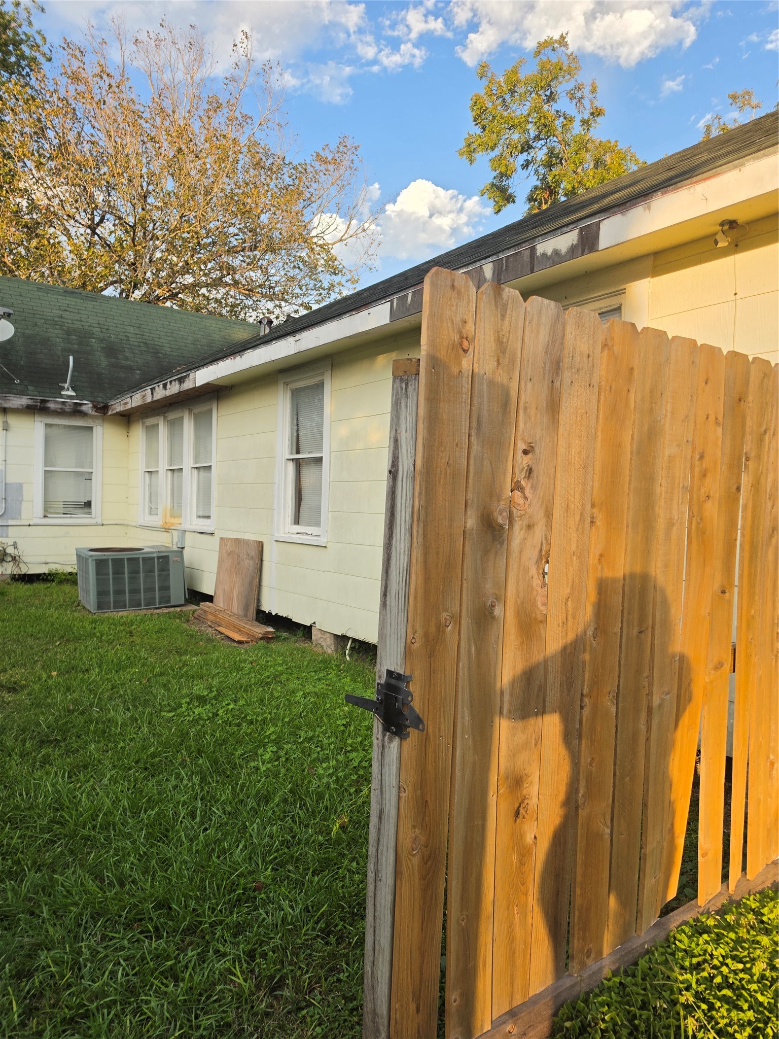 108 W Humble Street, Baytown, TX 77520