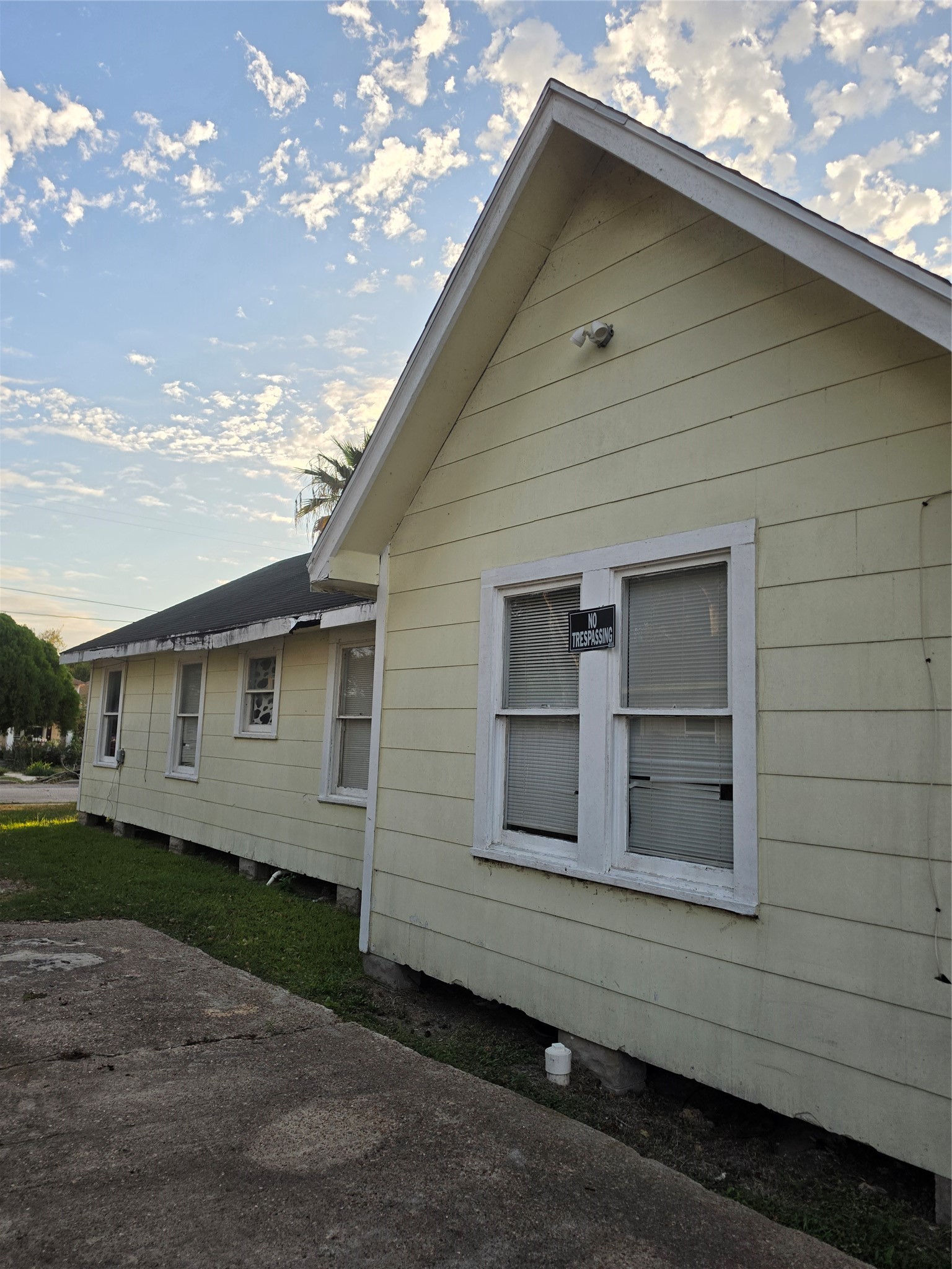 108 W Humble Street, Baytown, TX 77520