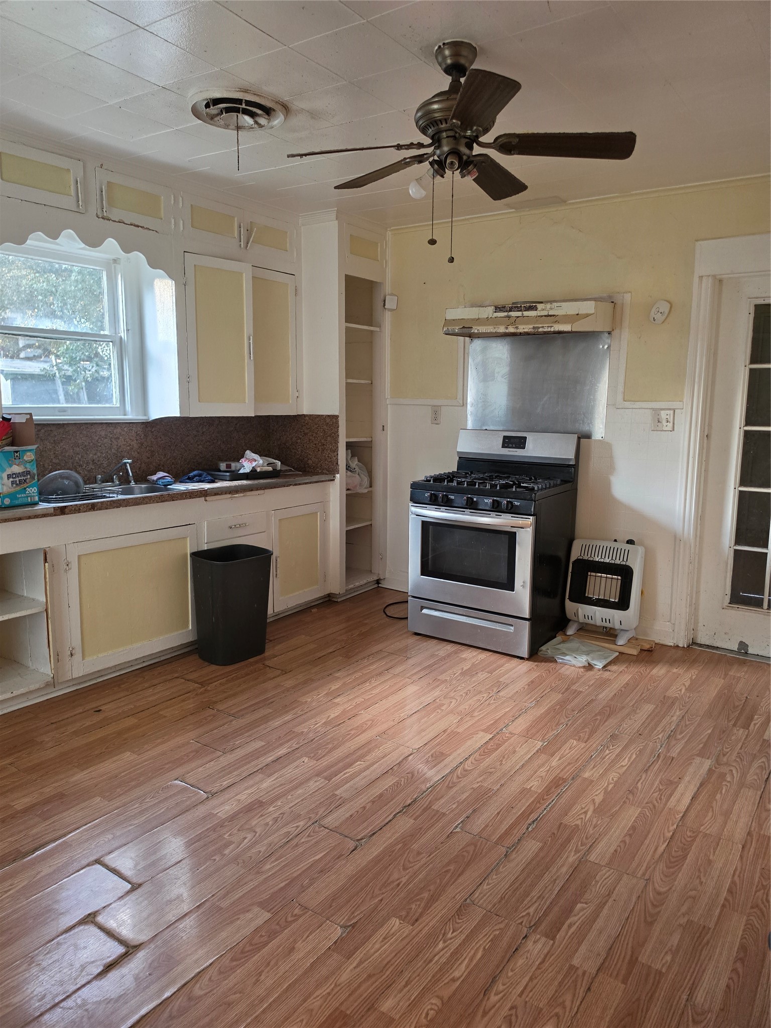 108 W Humble Street, Baytown, TX 77520