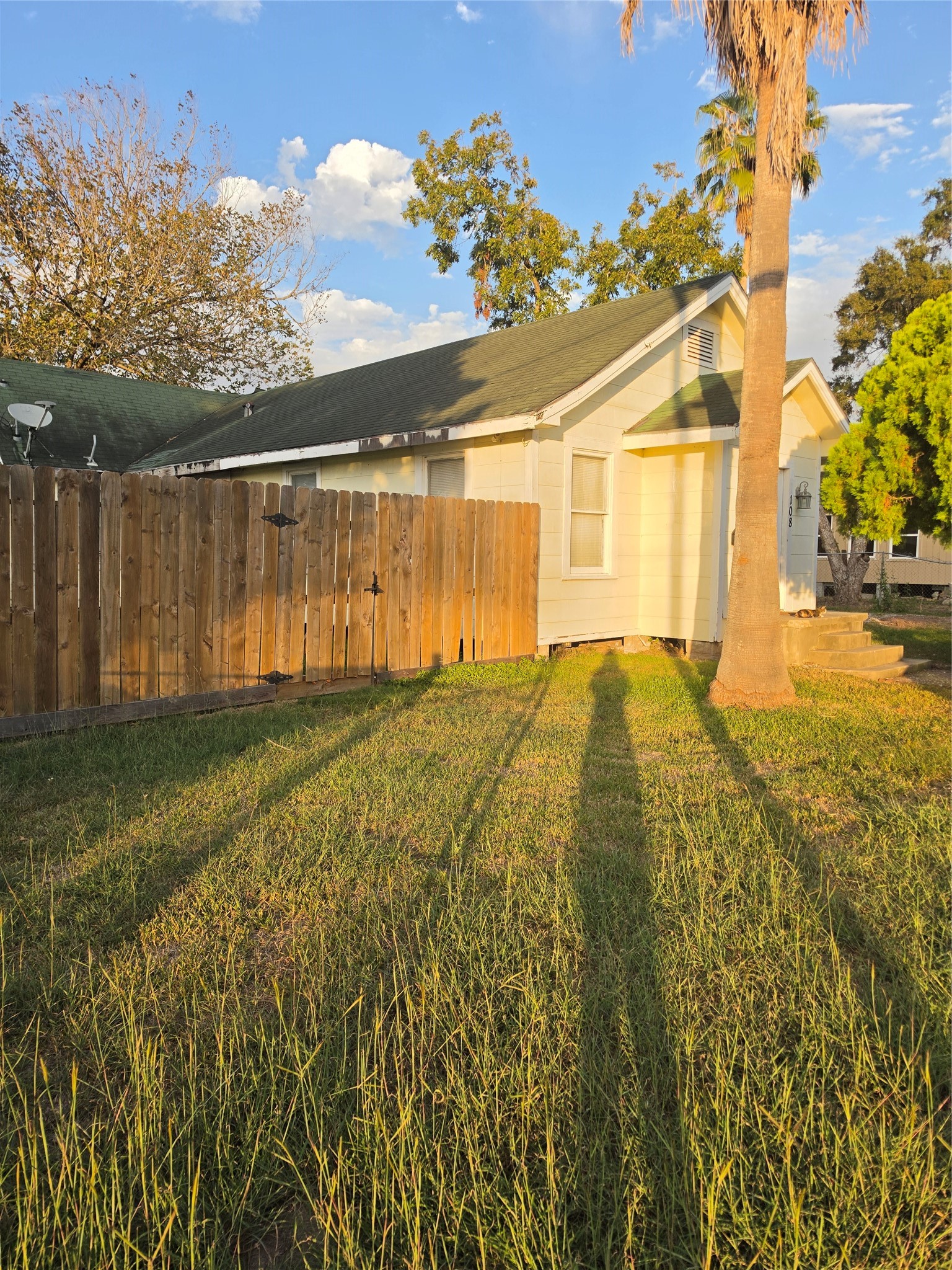 108 W Humble Street, Baytown, TX 77520