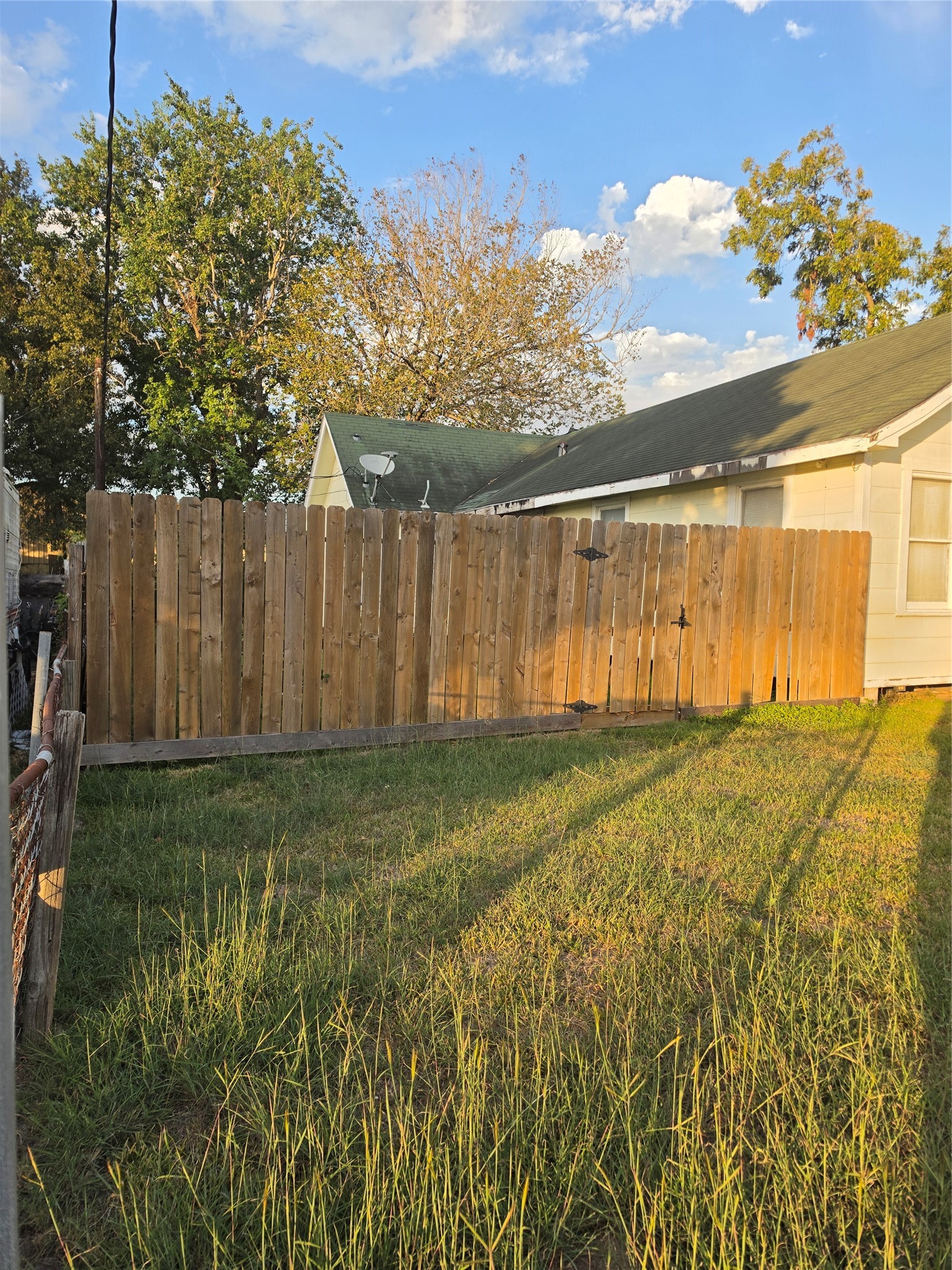 108 W Humble Street, Baytown, TX 77520