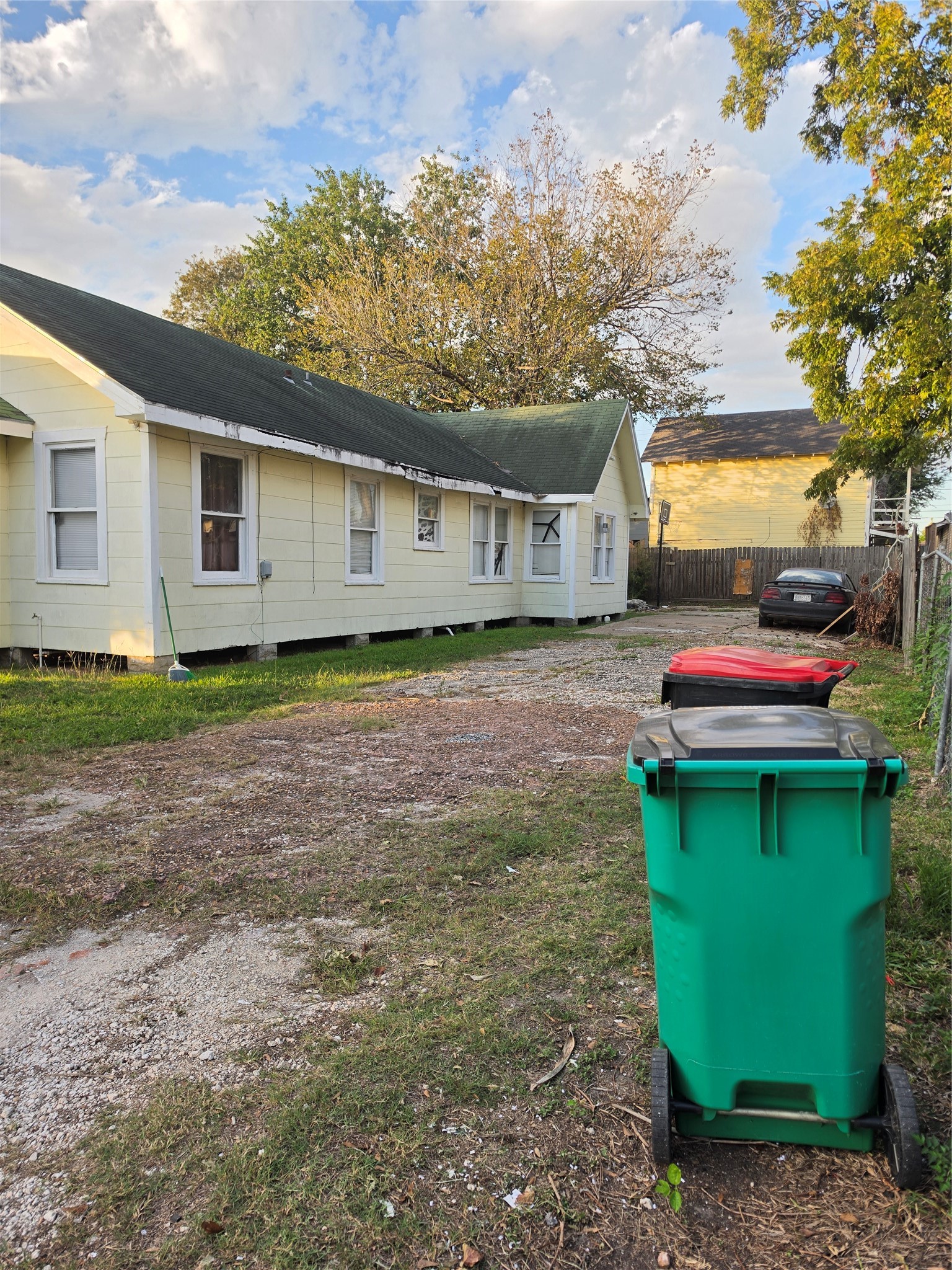 108 W Humble Street, Baytown, TX 77520 108 W Humble Street, Baytown, TX 77520