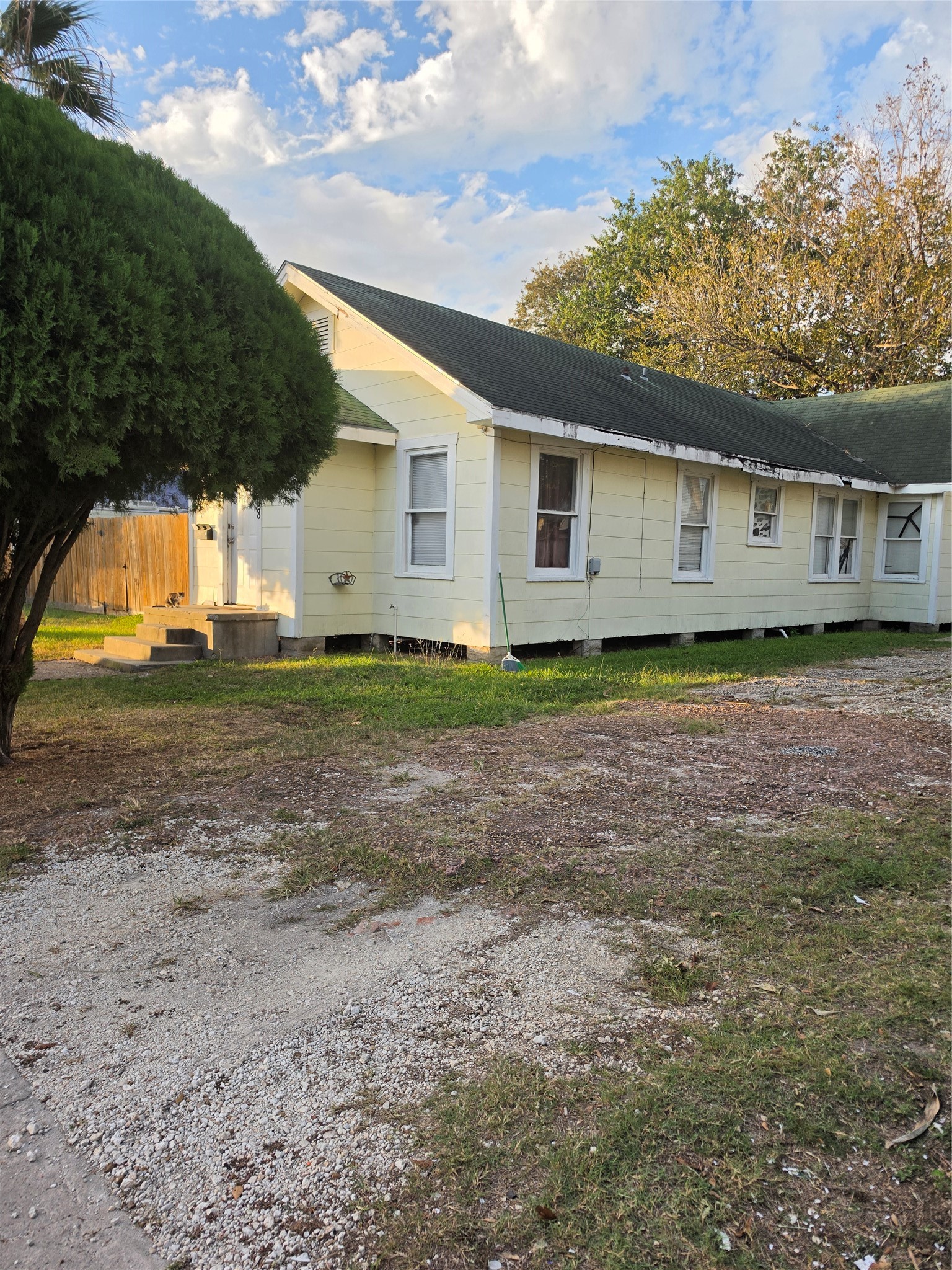 108 W Humble Street, Baytown, TX 77520